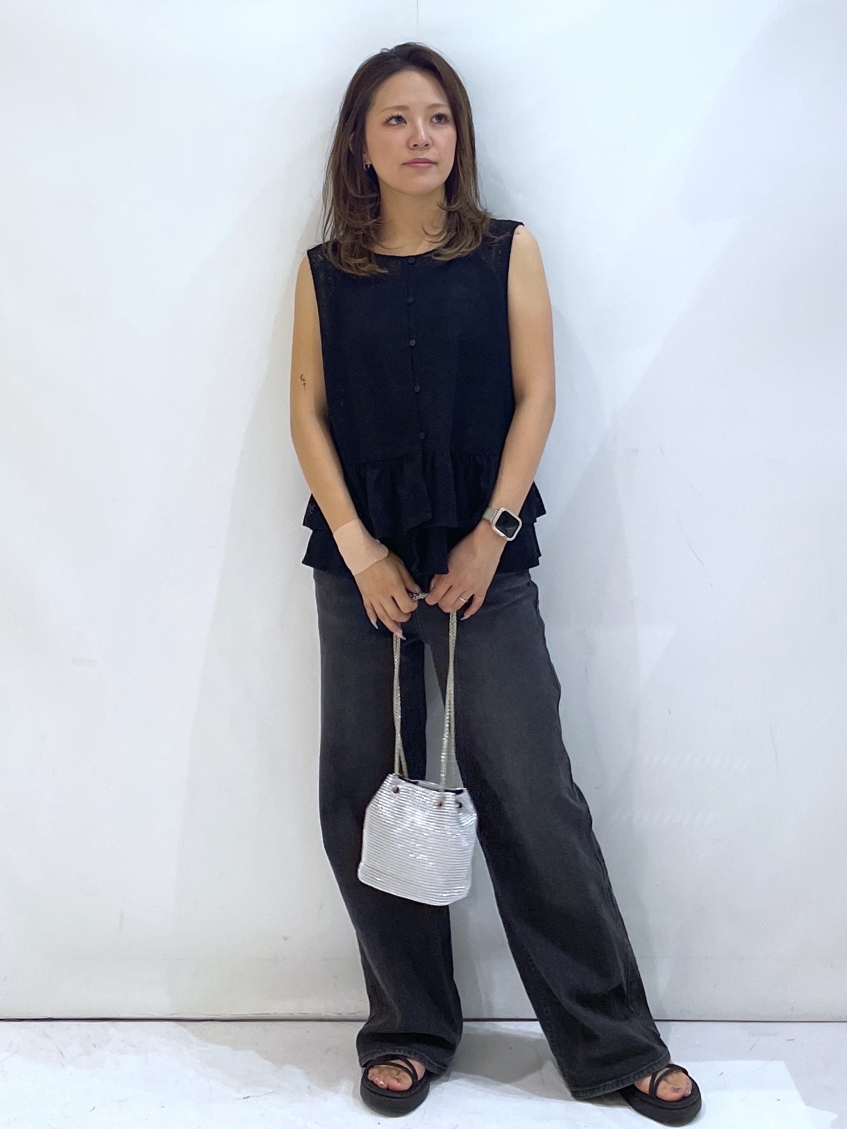manaさんの「OPAQUE.CLIP｜レースペプラムジレ【洗濯機OK】」を使ったコーディネート