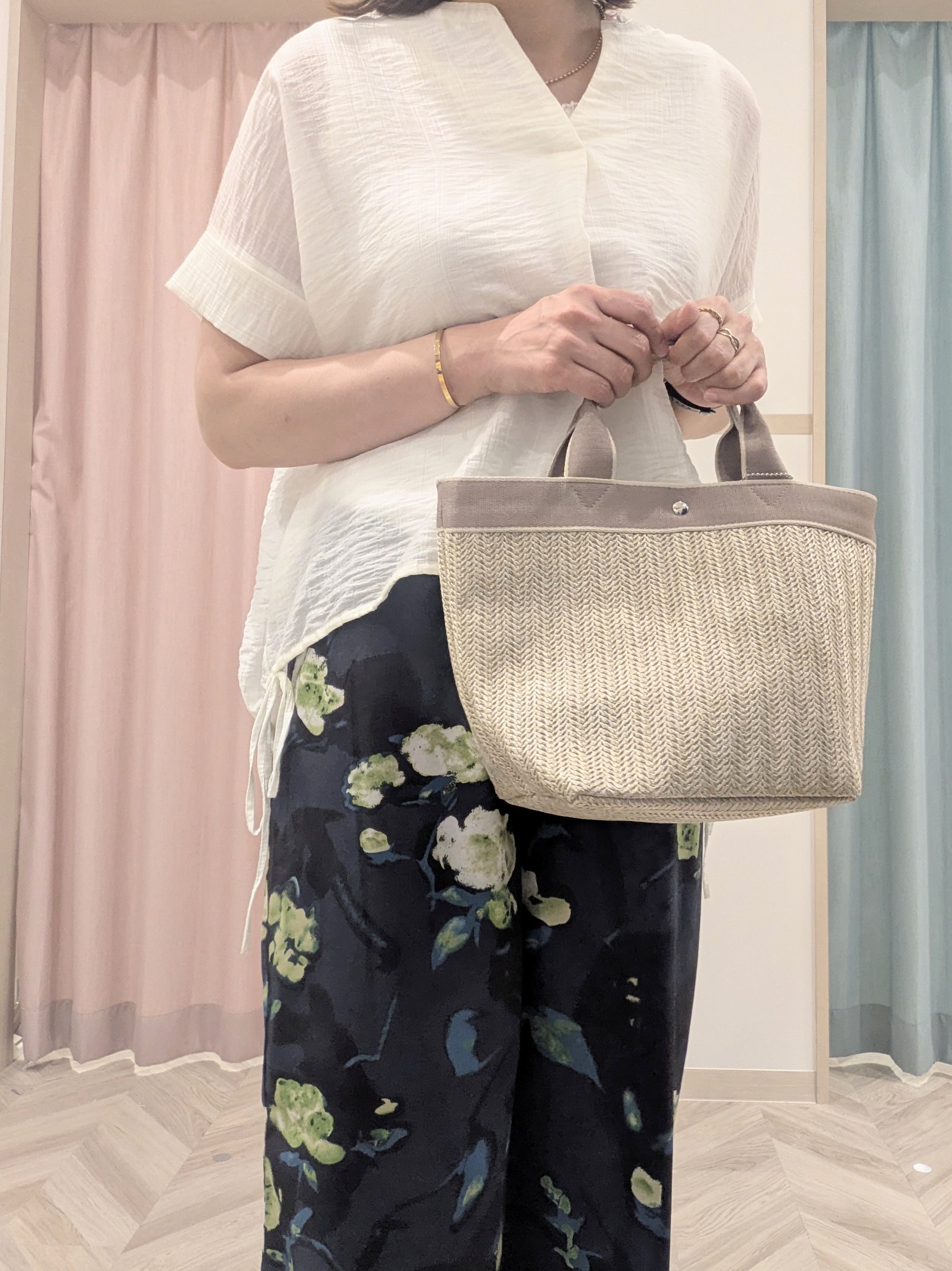 miyuさんの「SHOO･LA･RUE｜【高レビュー/体型カバー】インせず着られる スキッパー裾リボンブラウス」を使ったコーディネート
