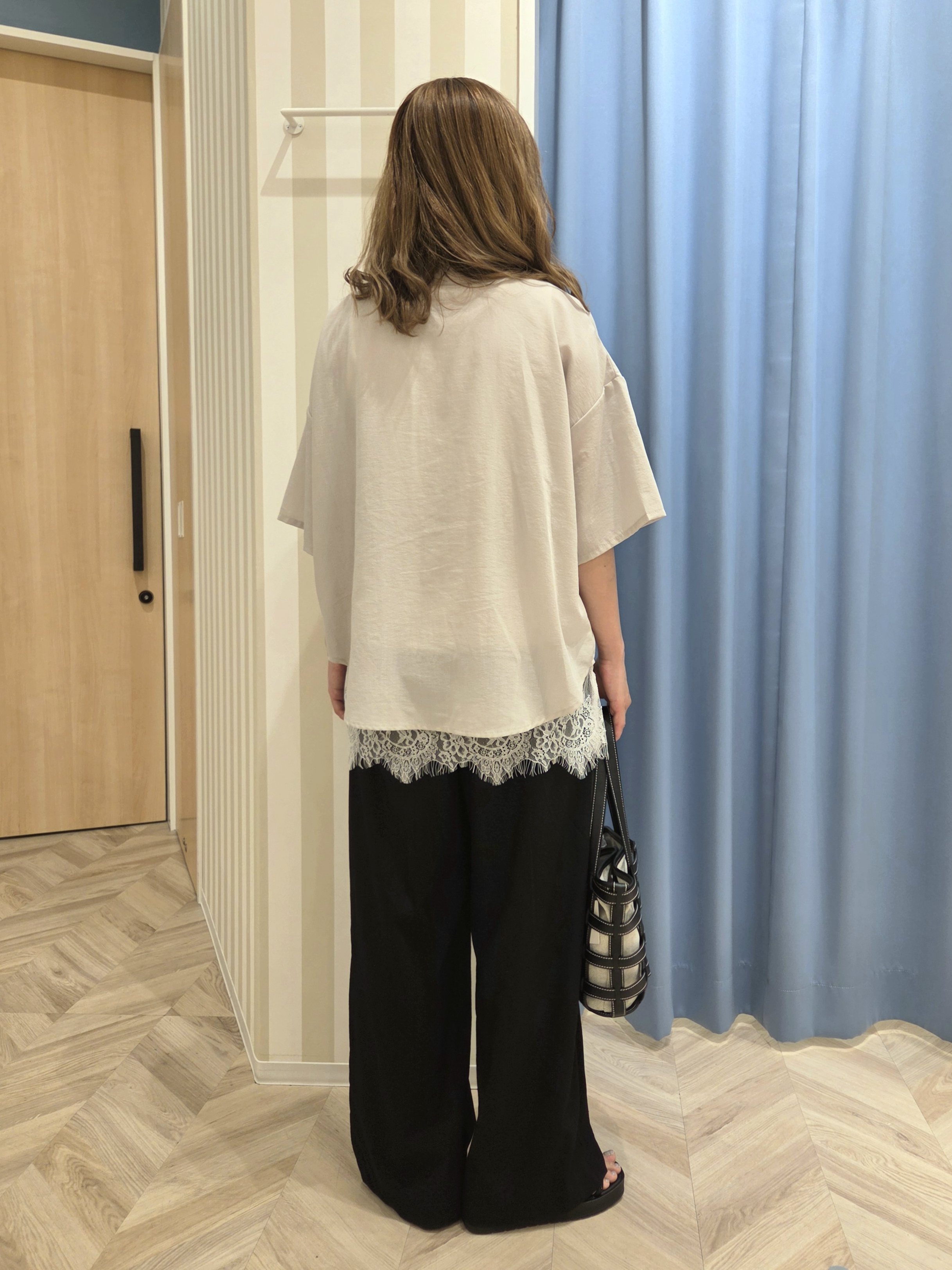 Ikumiさんの「SHOO･LA･RUE｜【洗濯機可/S-LL】大人の抜け感 ゆるっと5分袖シャツ」を使ったコーディネート