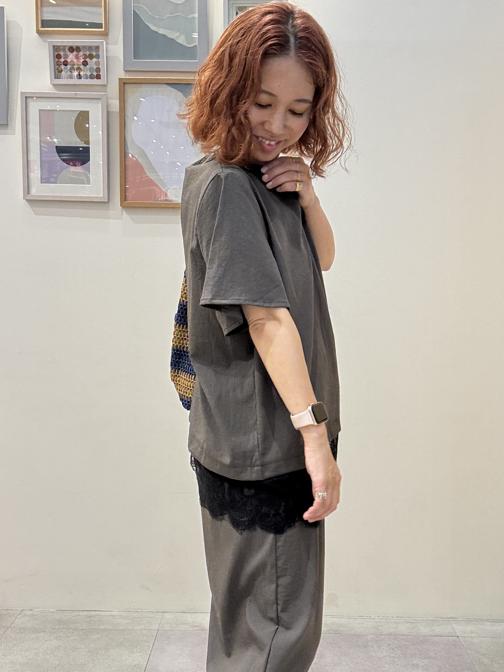 たけぴさんの「SHOO･LA･RUE｜【S-LL/洗濯機可】軽凛(かろりん)ひんやり スキッパー裾レースブラウス」を使ったコーディネート