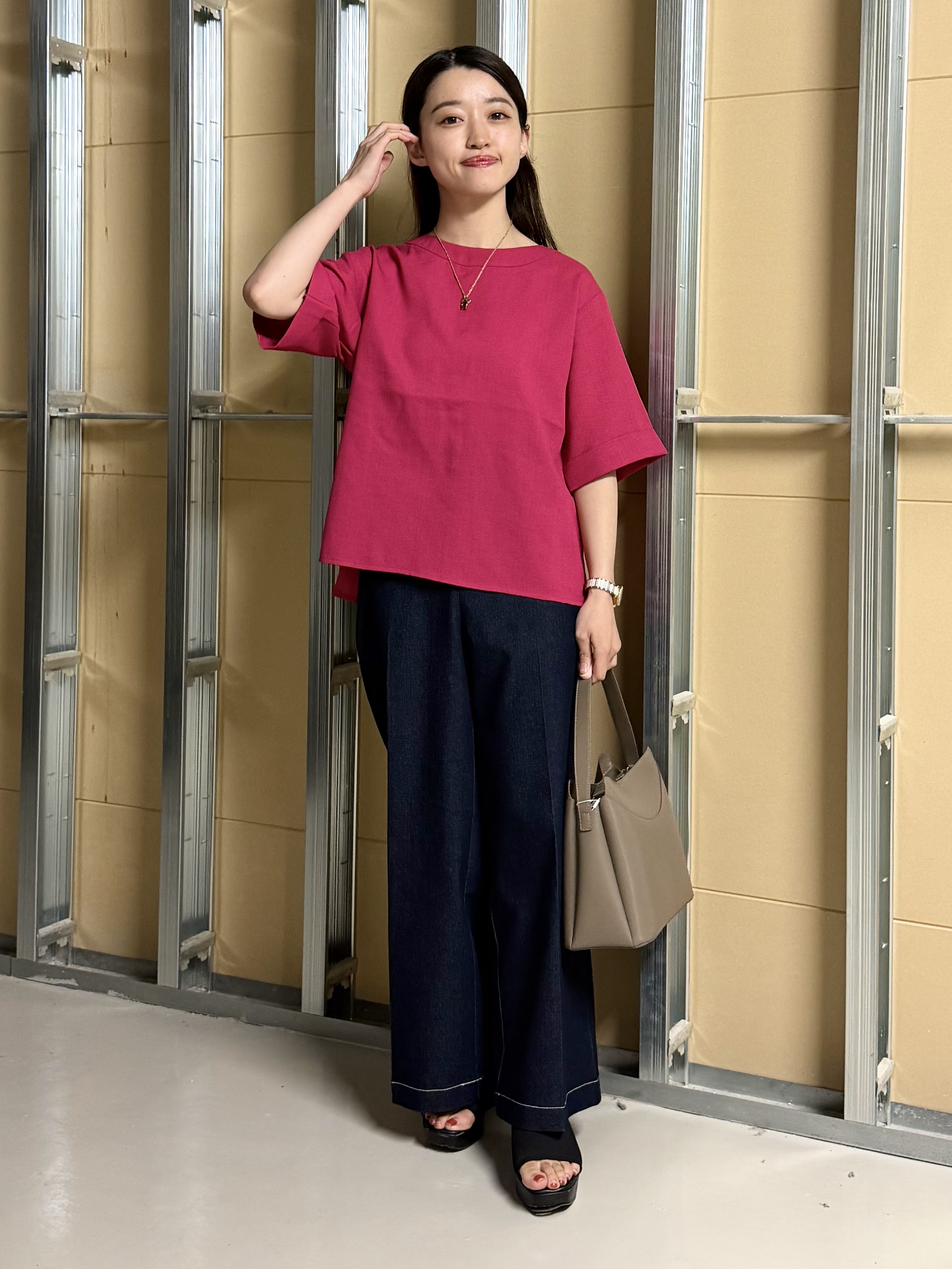 sahoさんの「THE SHOP TK｜【M-XL/二の腕カバー】さらり麻調メッシュ5分袖ブラウス」を使ったコーディネート