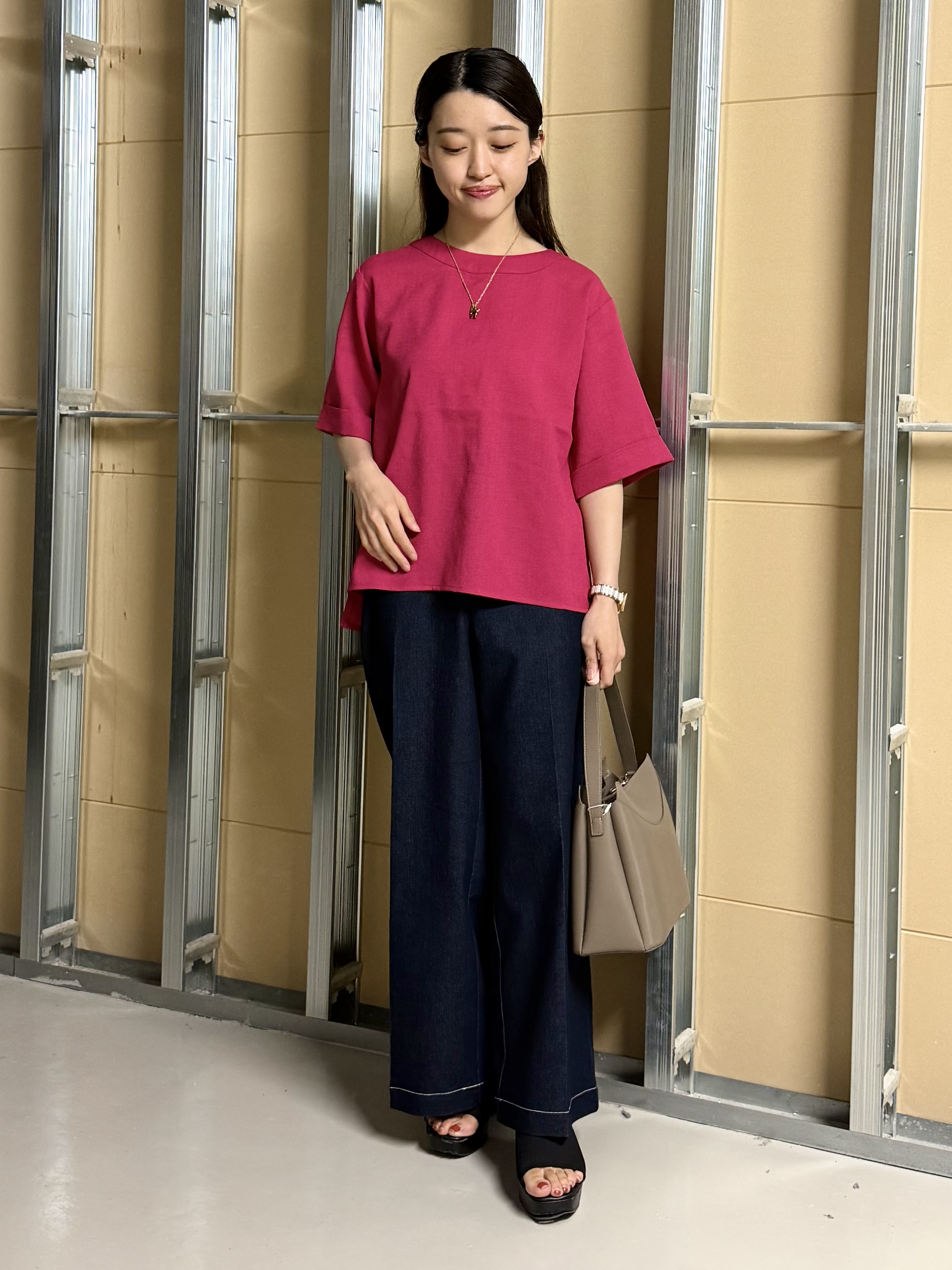 sahoさんの「THE SHOP TK｜【M-XL/二の腕カバー】さらり麻調メッシュ5分袖ブラウス」を使ったコーディネート