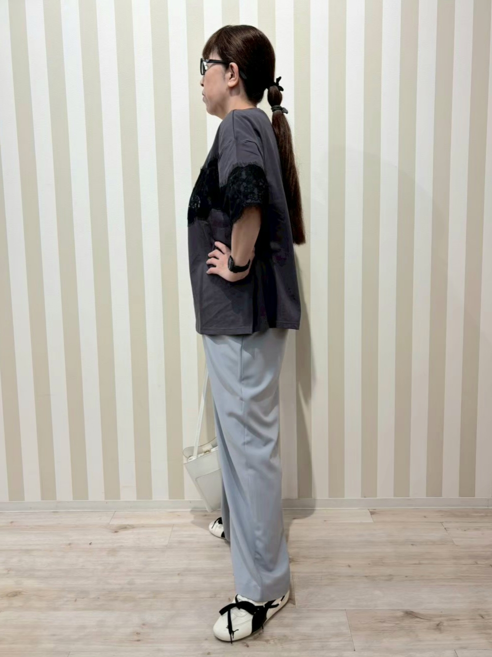 nonaさんの「SHOO･LA･RUE｜【ひんやり/洗濯機可】レースデザインでこなれ見え ロゴプリントTシャツ」を使ったコーディネート