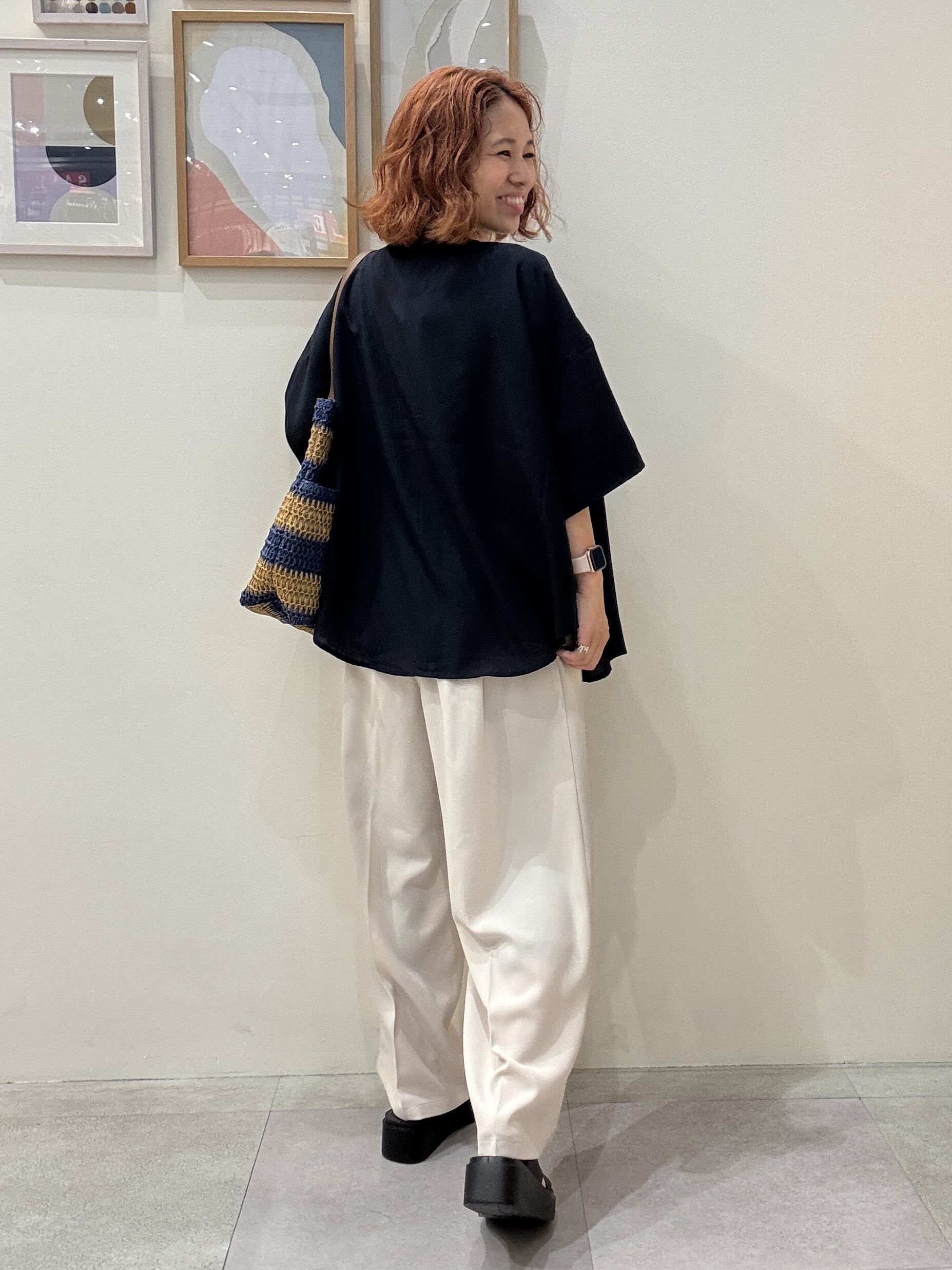 たけぴさんの「SHOO･LA･RUE｜【洗濯機可/S-LL】大人の抜け感 ゆるっと5分袖シャツ」を使ったコーディネート
