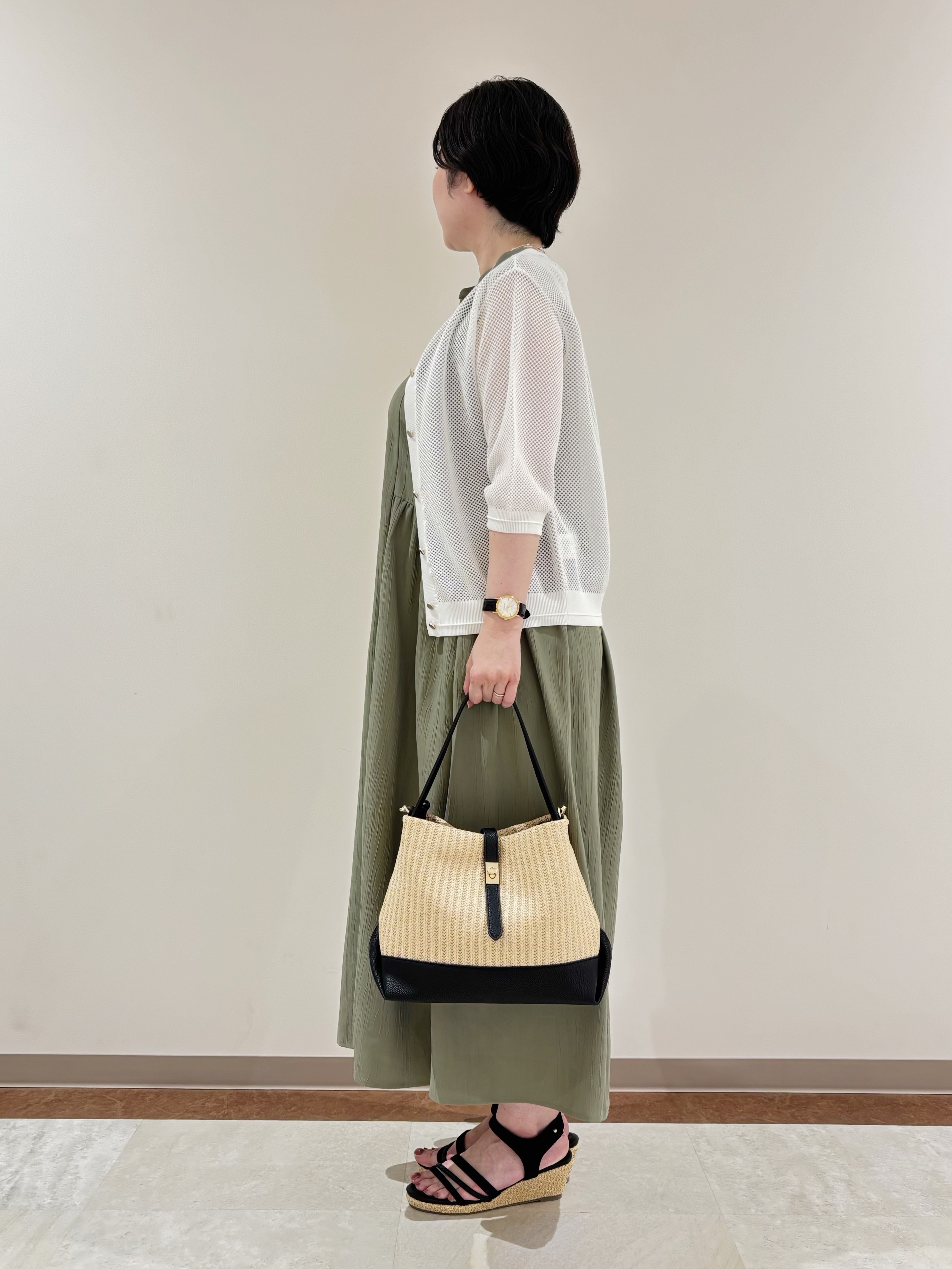 marikoさんの「grove｜【貴島明日香さん着用・洗える】透けない、大人のメッシュカーディガン」を使ったコーディネート