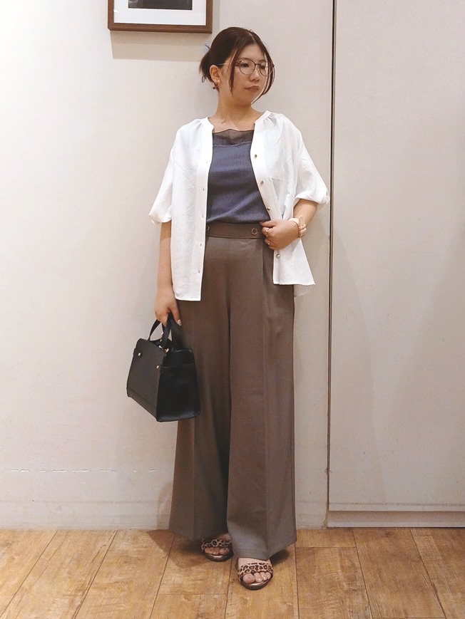 Riranさんの「SHOO･LA･RUE｜【S-LL/洗濯機可】バルーンスリーブ　キーネックブラウス」を使ったコーディネート