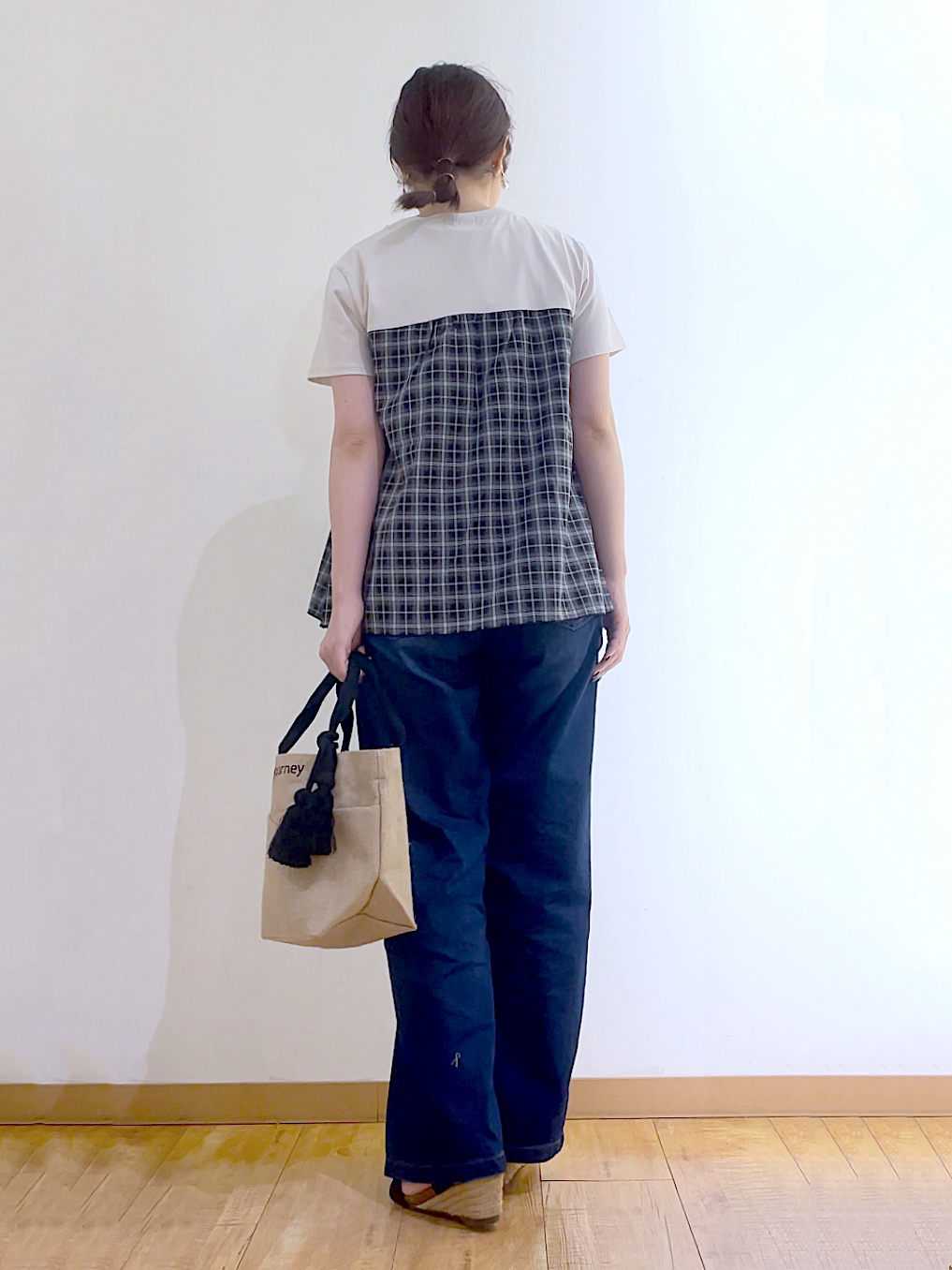 かのさんの「SHOO･LA･RUE｜【S-LL/洗濯機可/体型カバー】インせずサマ見え ビスチェ風異素材ドッキングTシャツ」を使ったコーディネート