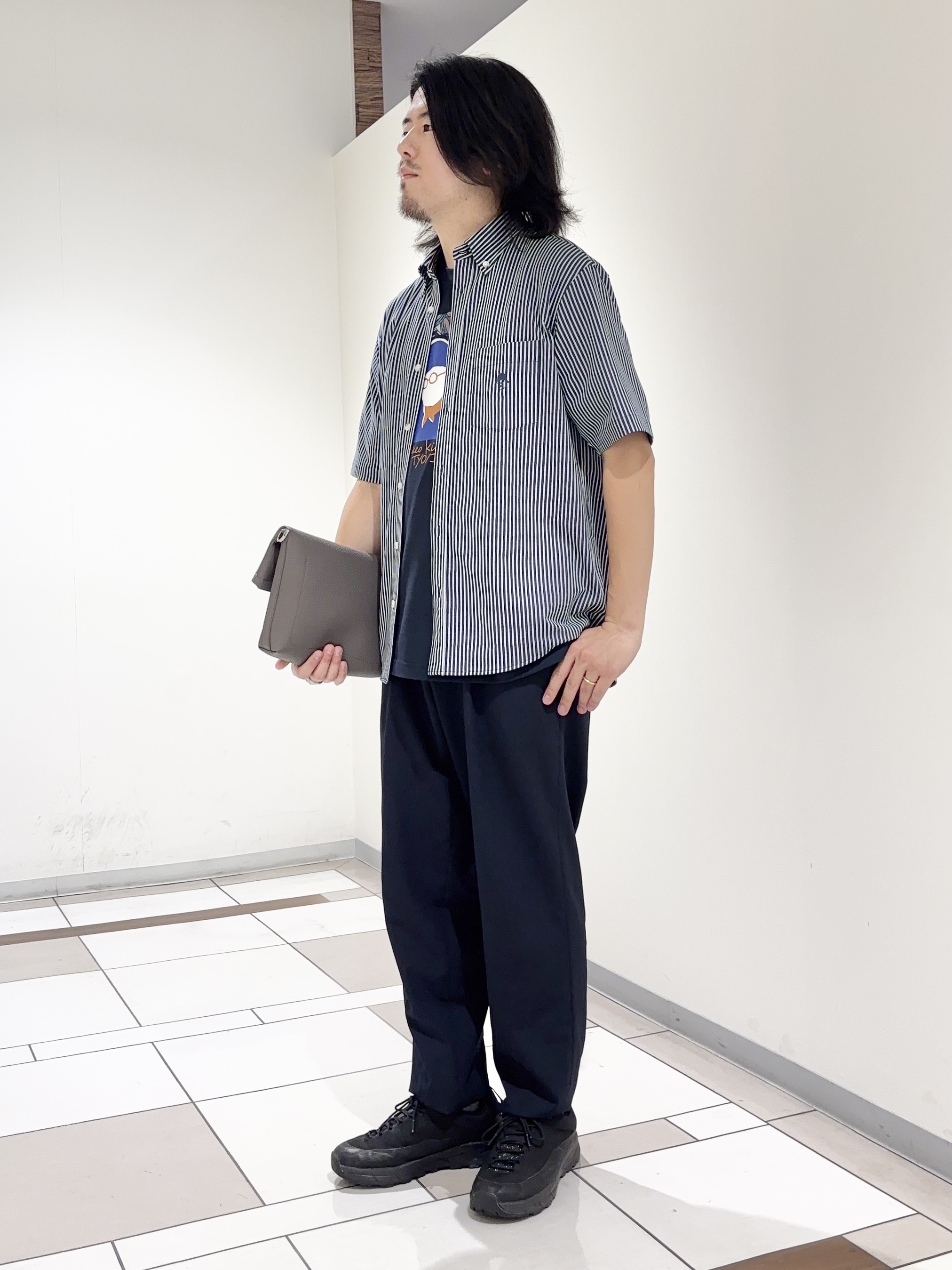 及川さんの「TAKEO KIKUCHI｜【接触冷感】ジャージストライプ シャツ」を使ったコーディネート