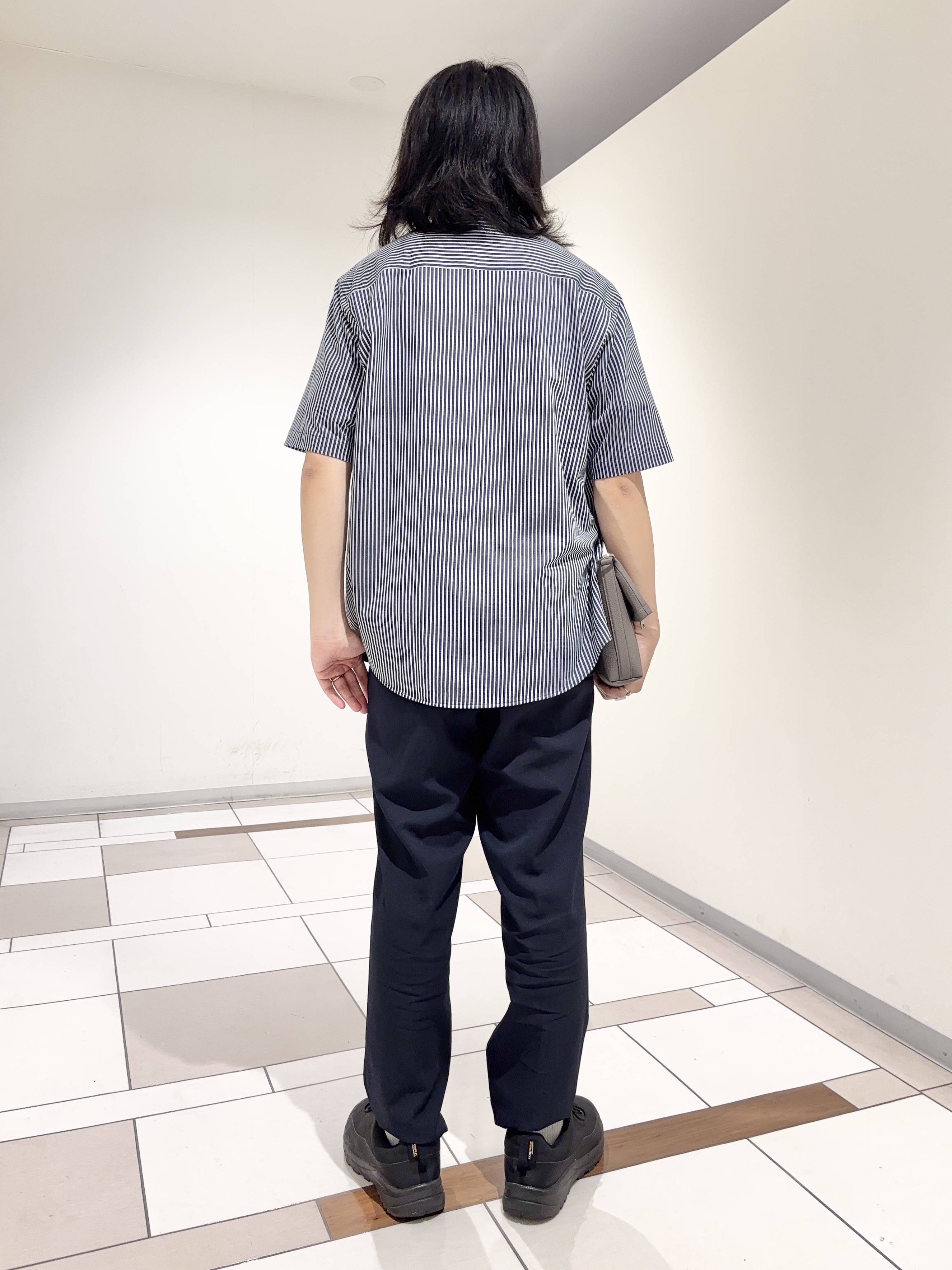及川さんの「TAKEO KIKUCHI｜【接触冷感】ジャージストライプ シャツ」を使ったコーディネート