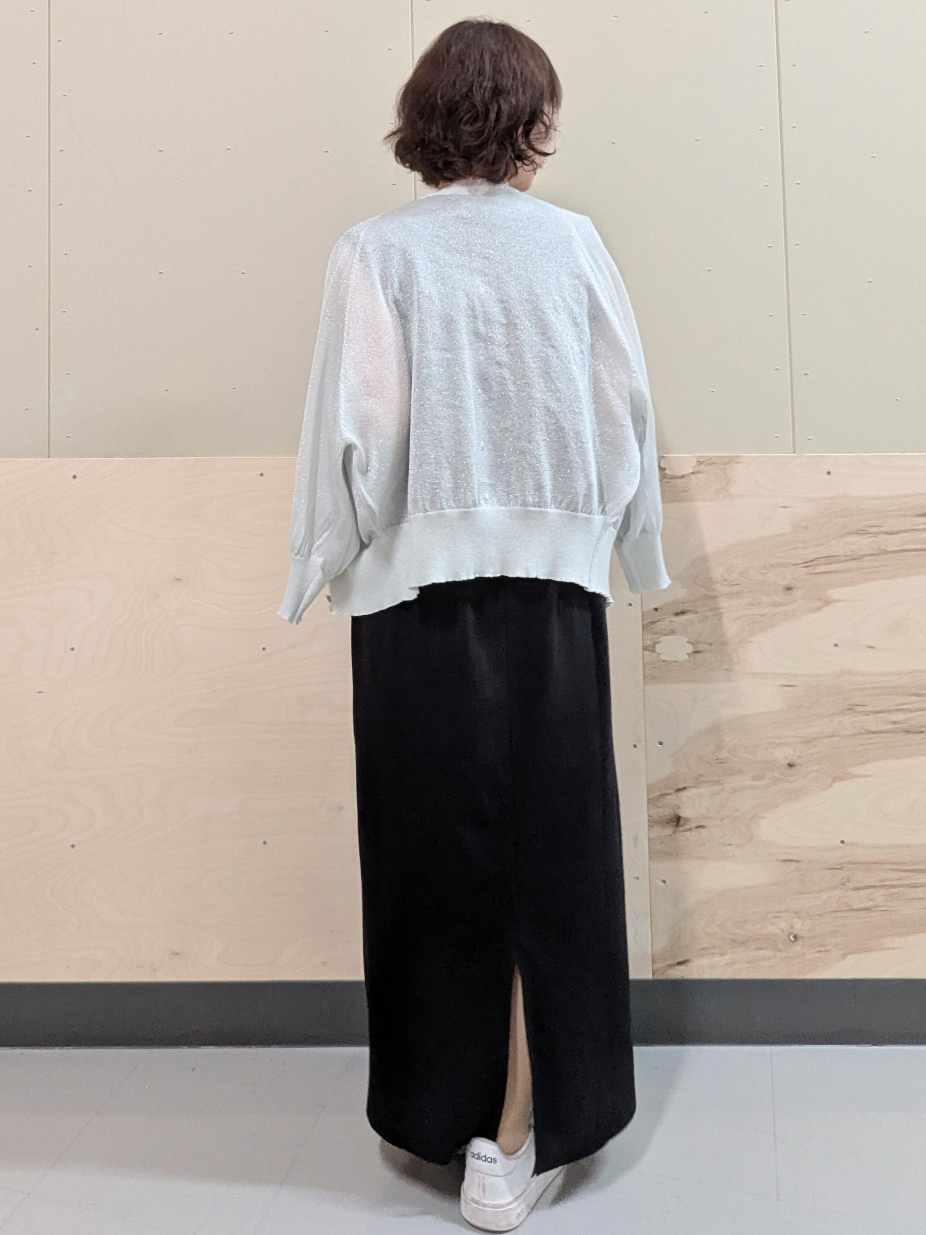 mamさんの「OPAQUE.CLIP｜【接触冷感】シアーラメドルマンショートカーディガン《洗濯機OK》」を使ったコーディネート