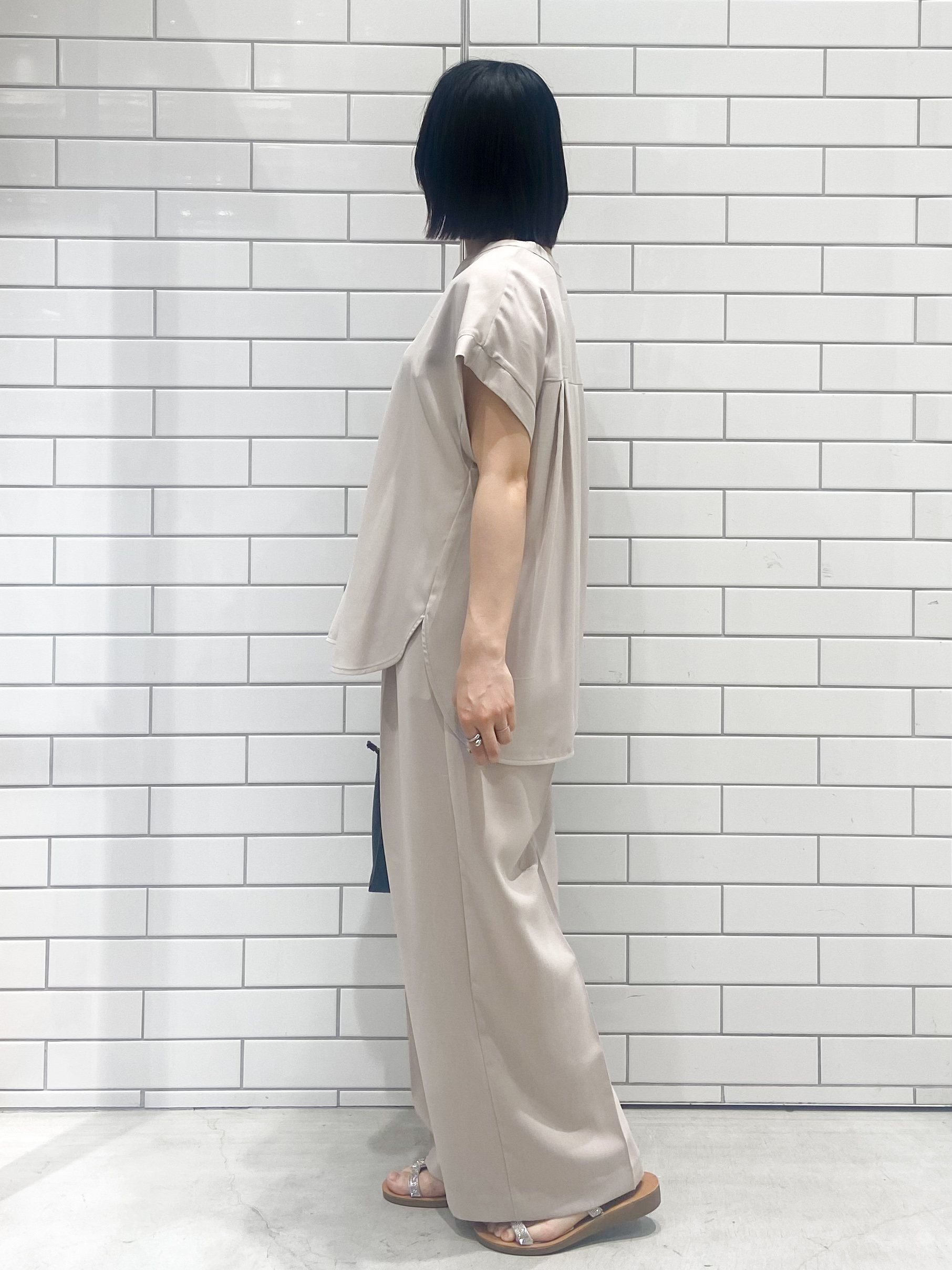 kimiさんの「OPAQUE.CLIP｜【ストレッチ／防シワ／洗濯機OK】スキッパーブラウス《SS～LL／5col／セットアップ可》」を使ったコーディネート
