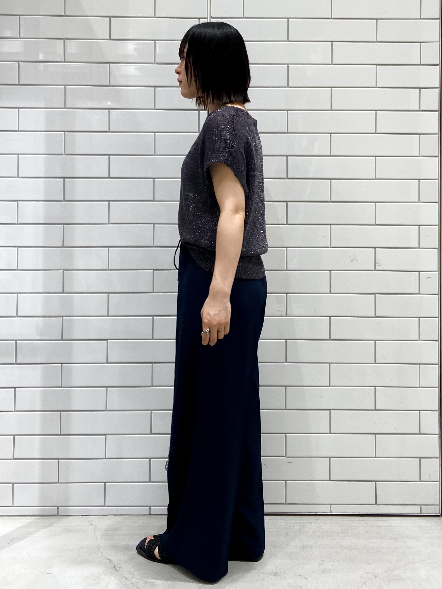 kimiさんの「OPAQUE.CLIP｜ラメメッシュ フレンチスリーブニット【洗濯機OK】」を使ったコーディネート