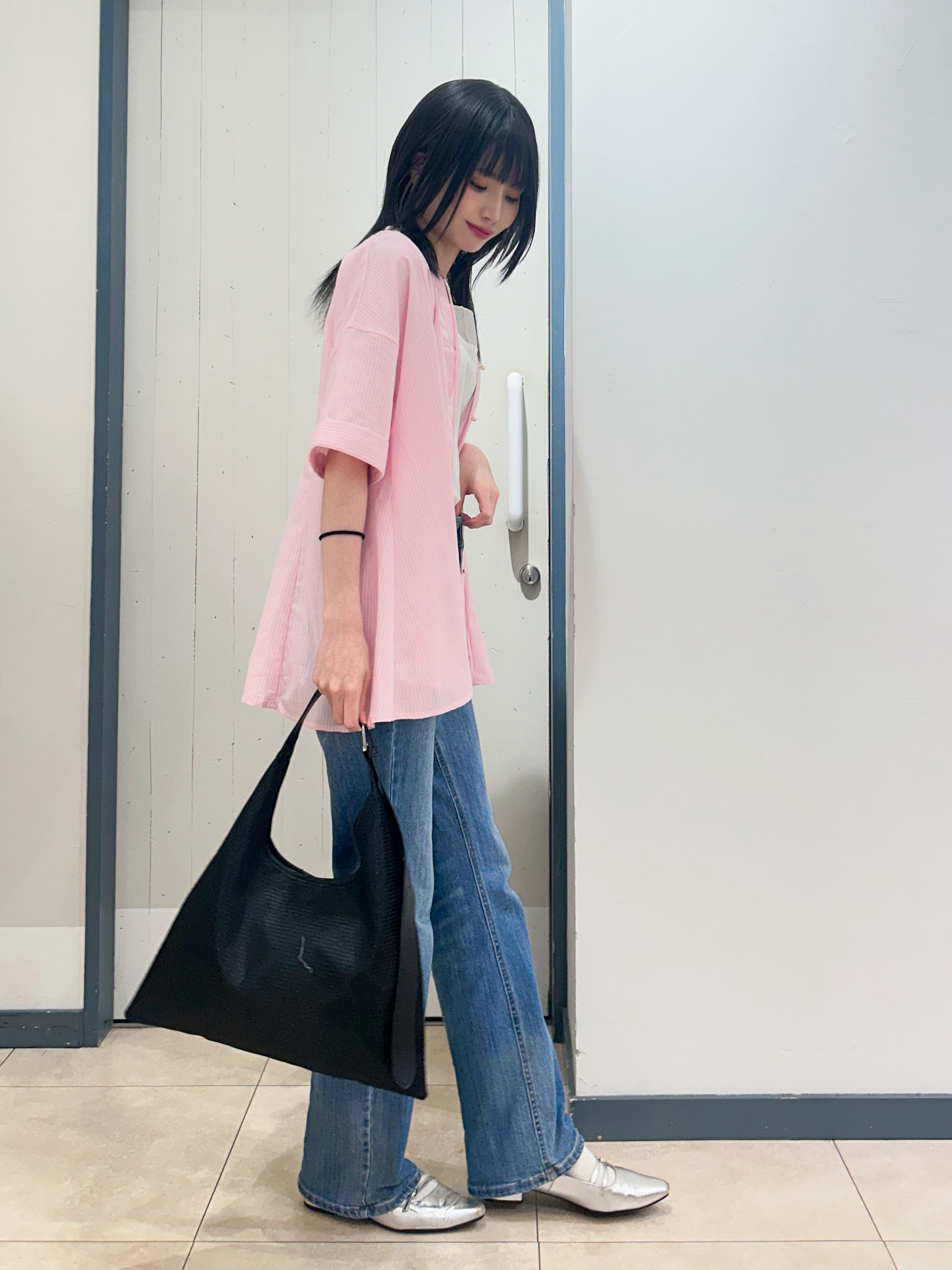 yukinoさんの「grove｜【洗濯機OK・ひんやり】さらっと軽やか、夏のフレアシャツ」を使ったコーディネート