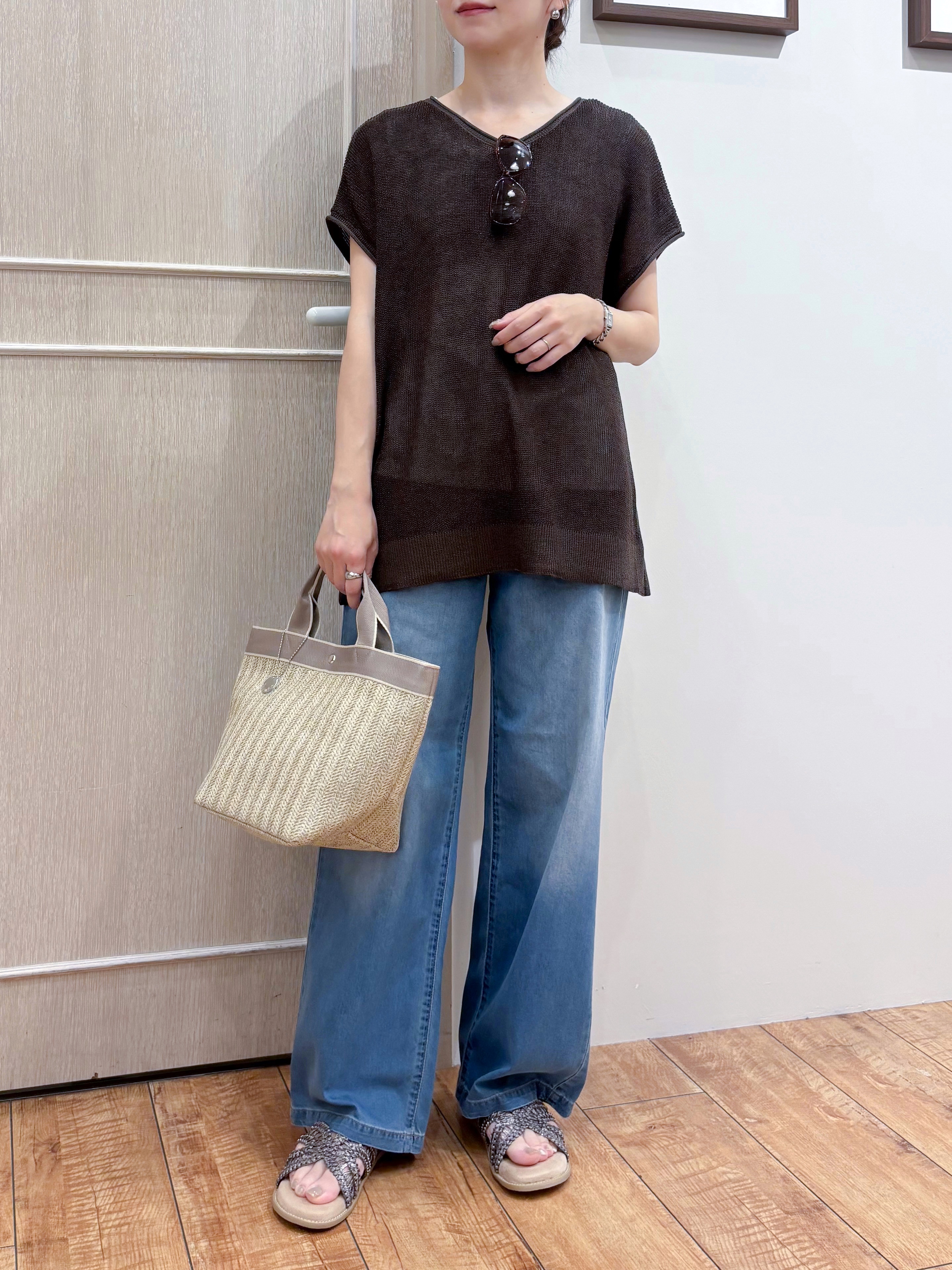 なみさんの「SHOO･LA･RUE｜【2点セット/前後2WAY/洗濯機可/S-LL】体型カバーも叶う ラメ畦ニット+タンクトップ」を使ったコーディネート