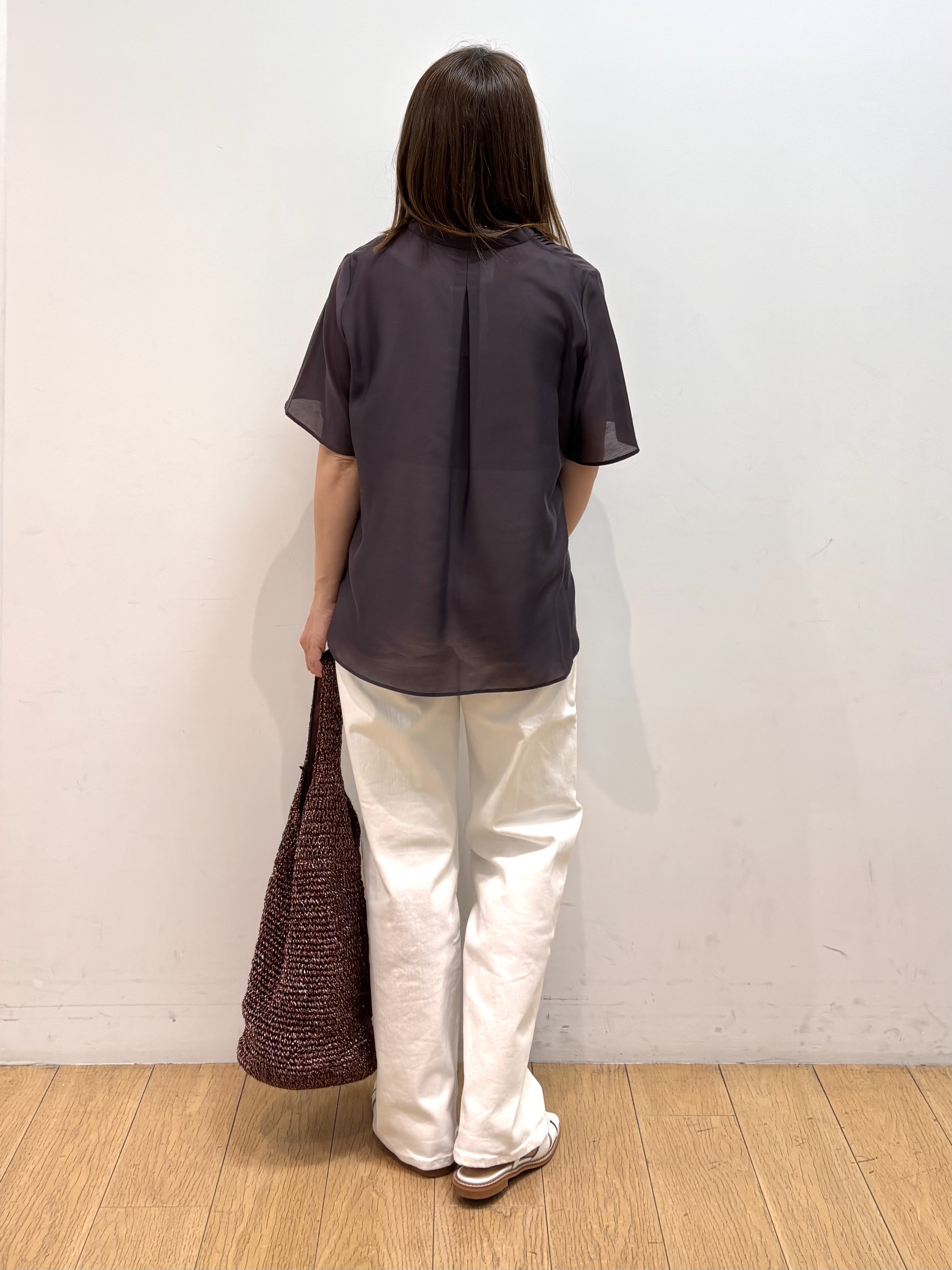 mikkoさんの「INDIVI｜【接触冷感/洗える】シアーシャンブレーピンタックブラウス」を使ったコーディネート