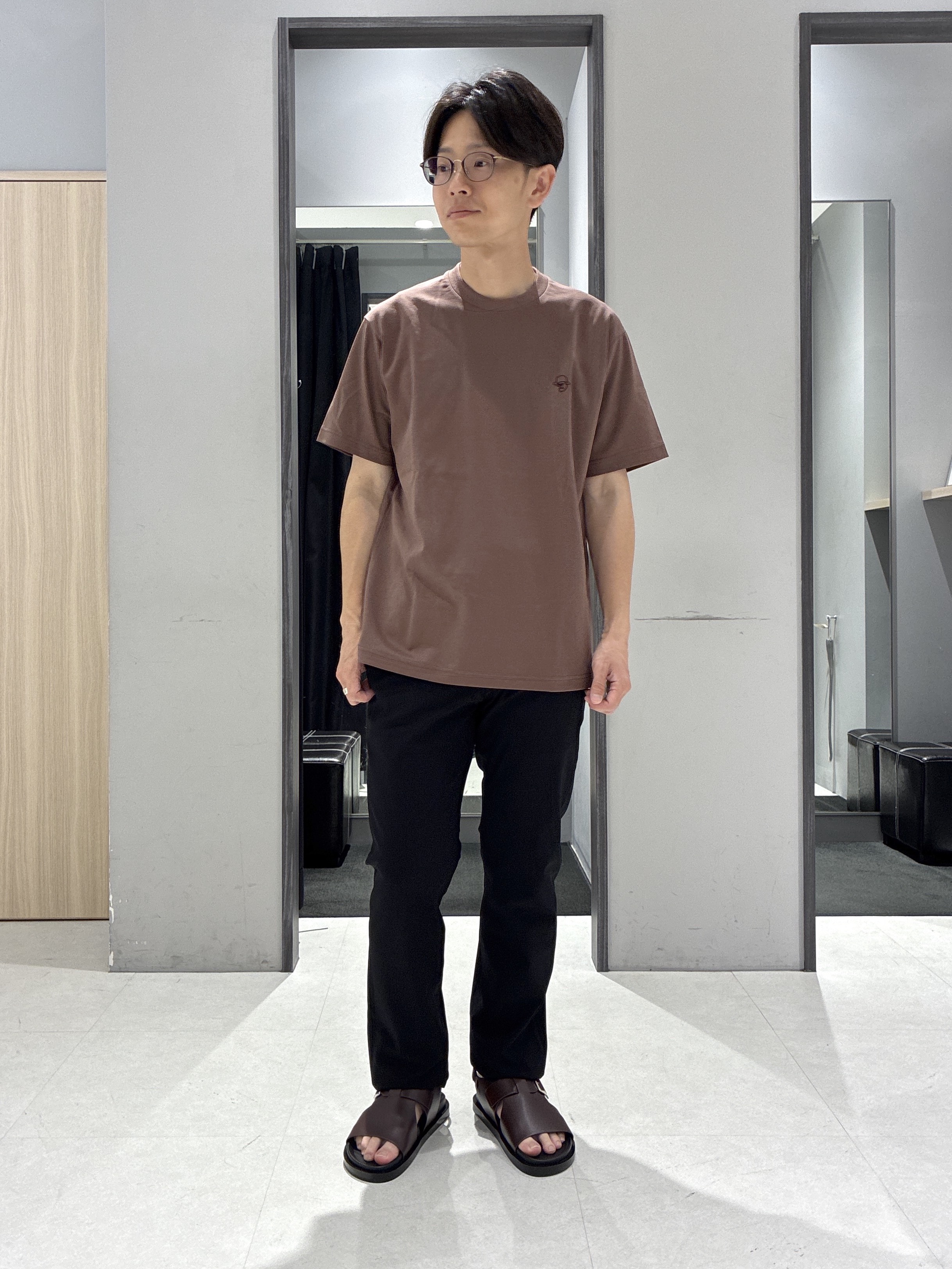 わいずみさんの「TAKEO KIKUCHI｜リップル小花シャツ」を使ったコーディネート