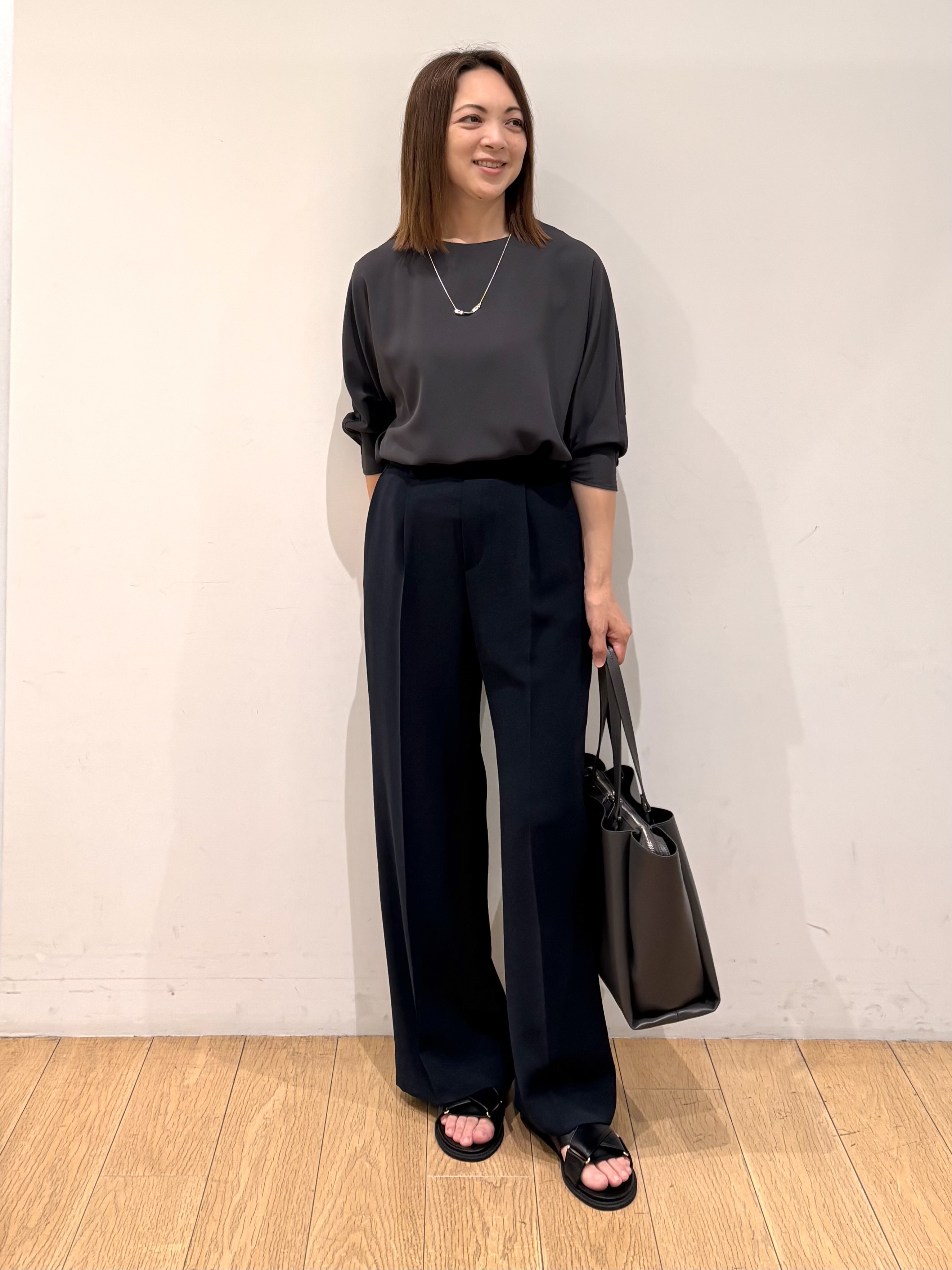 mikkoさんの「INDIVI｜【接触冷感／透湿／着る日傘】ドルマントップス」を使ったコーディネート