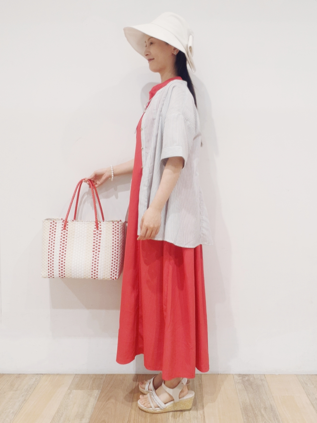 にこさんの「grove｜【洗濯機OK・ひんやり】さらっと軽やか、夏のフレアシャツ」を使ったコーディネート