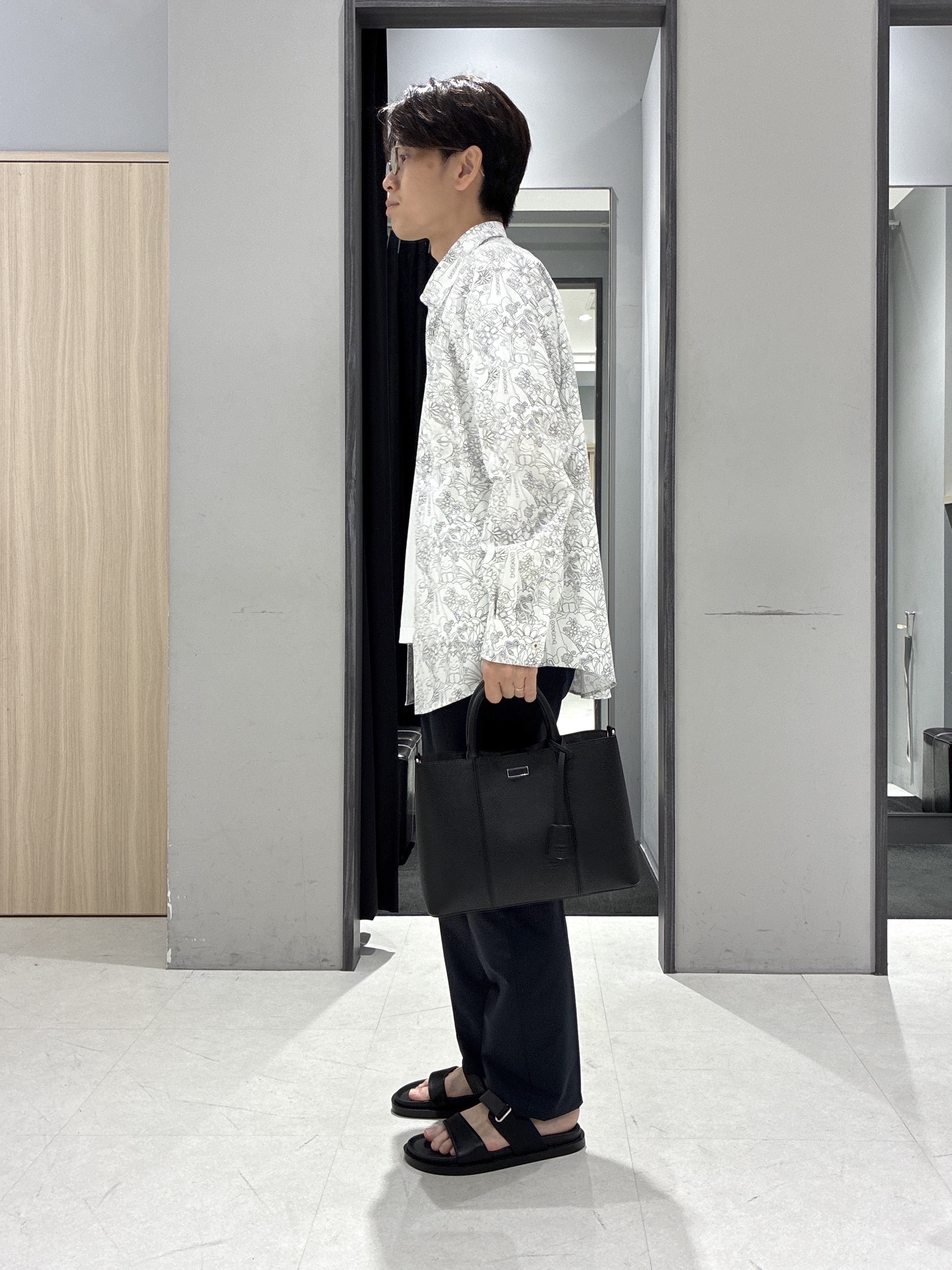 わいずみさんの「TAKEO KIKUCHI｜【BOWLER HAT LABEL】ビリケンプリント 長袖シャツ」を使ったコーディネート
