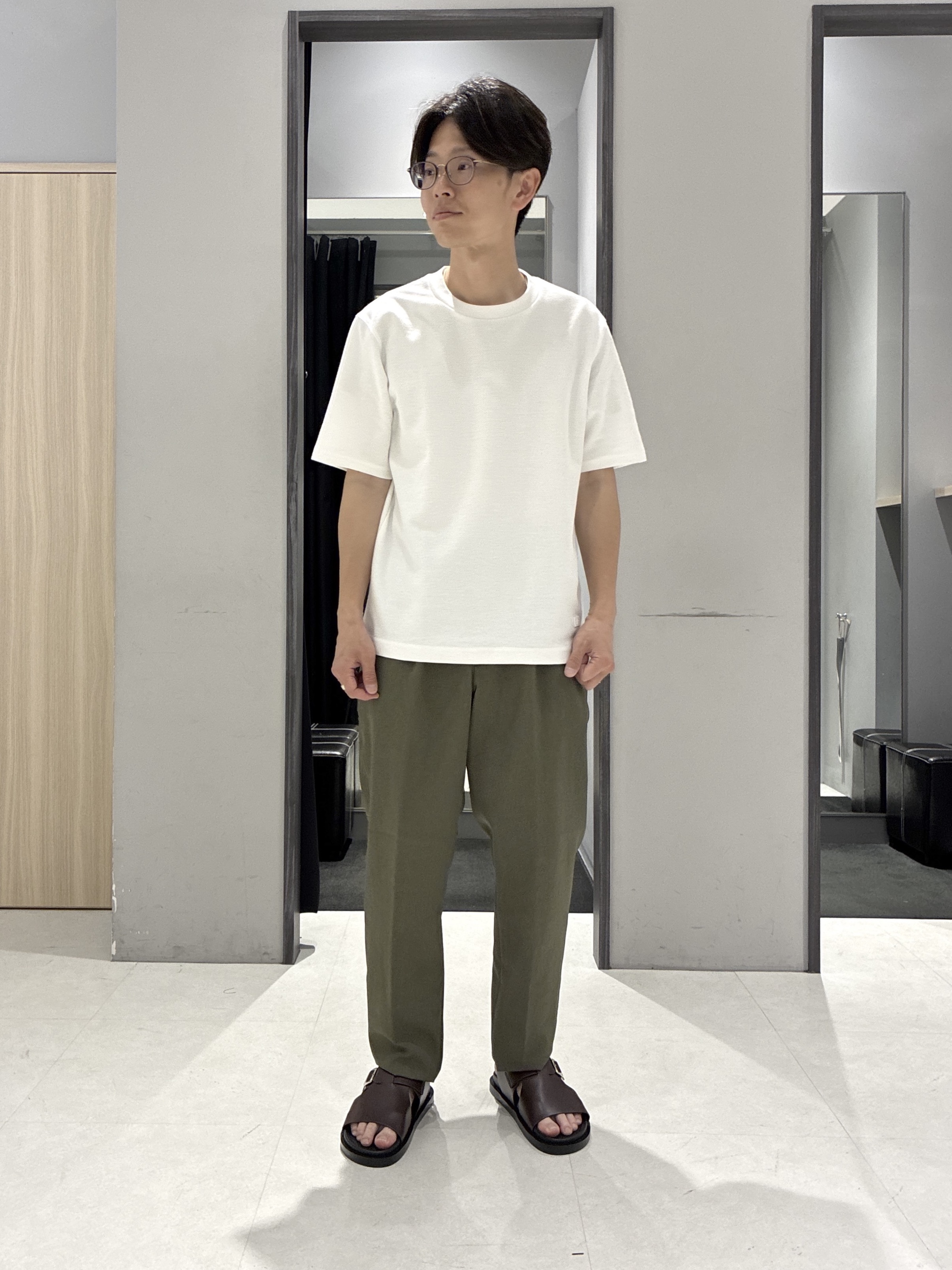 わいずみさんの「TAKEO KIKUCHI｜リップル小花シャツ」を使ったコーディネート