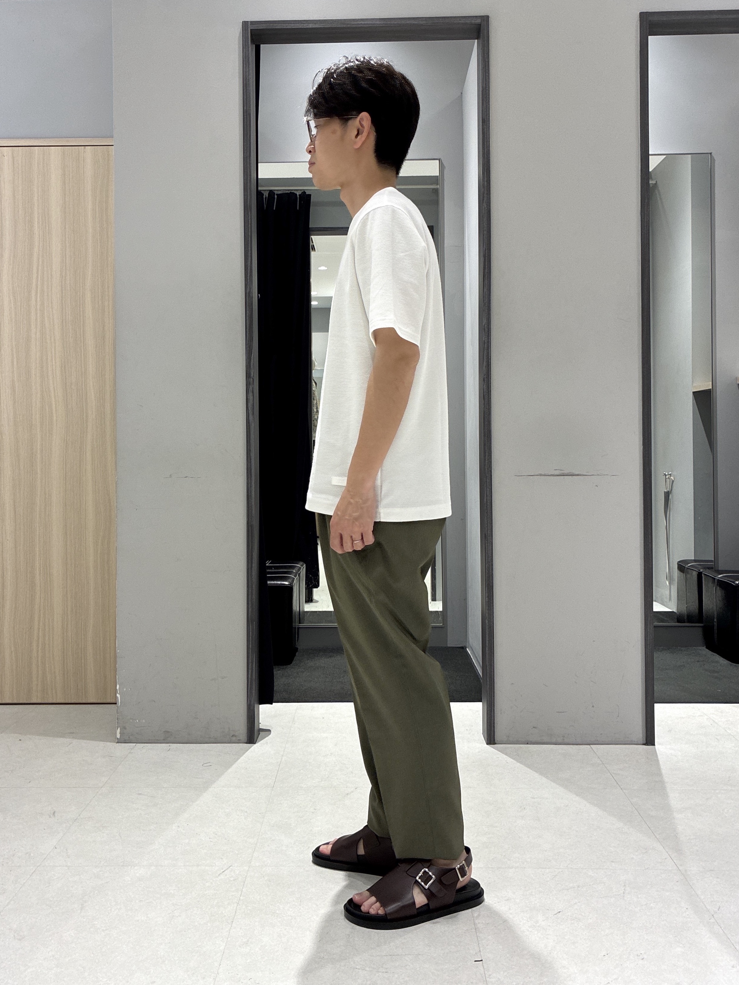 わいずみさんの「TAKEO KIKUCHI｜リップル小花シャツ」を使ったコーディネート