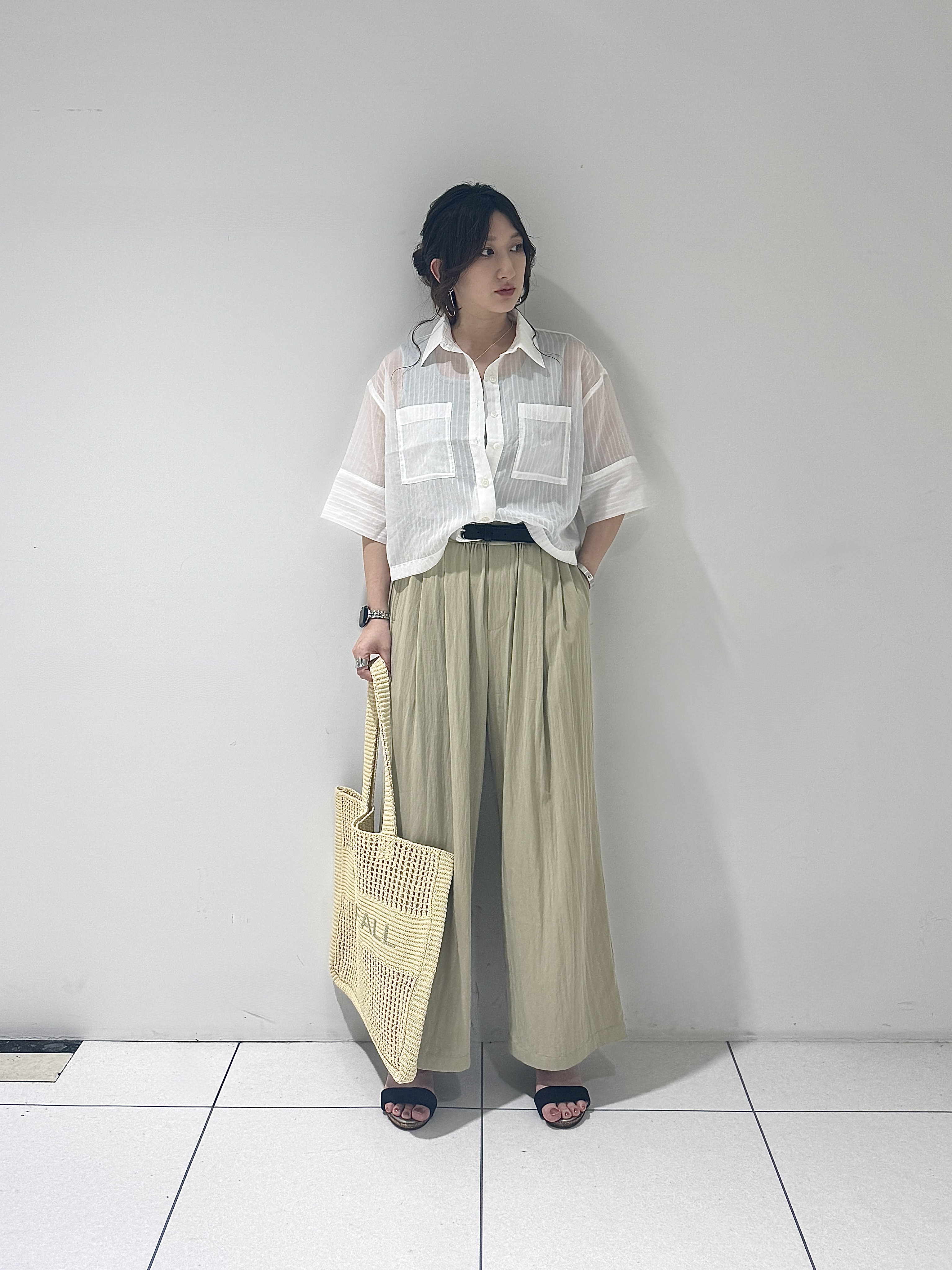 そんさんの「INDIVI｜ボックスシルエットシアーシャツ【接触冷感】」を使ったコーディネート