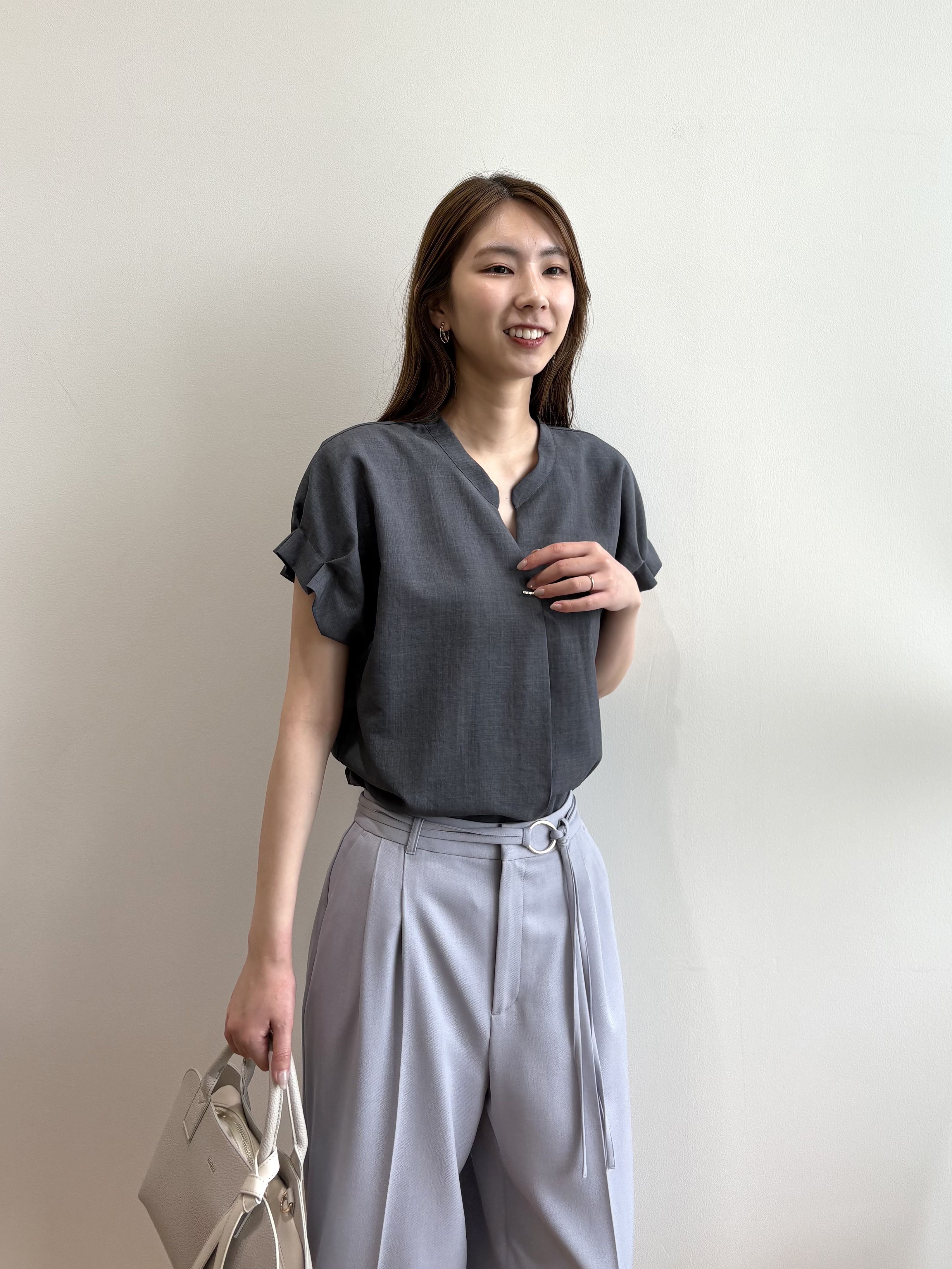 めぐさんの「index｜【接触冷感／吸水速乾】タックスキッパーブラウス《防シワ／イージーアイロン／洗濯機OK／9col》」を使ったコーディネート