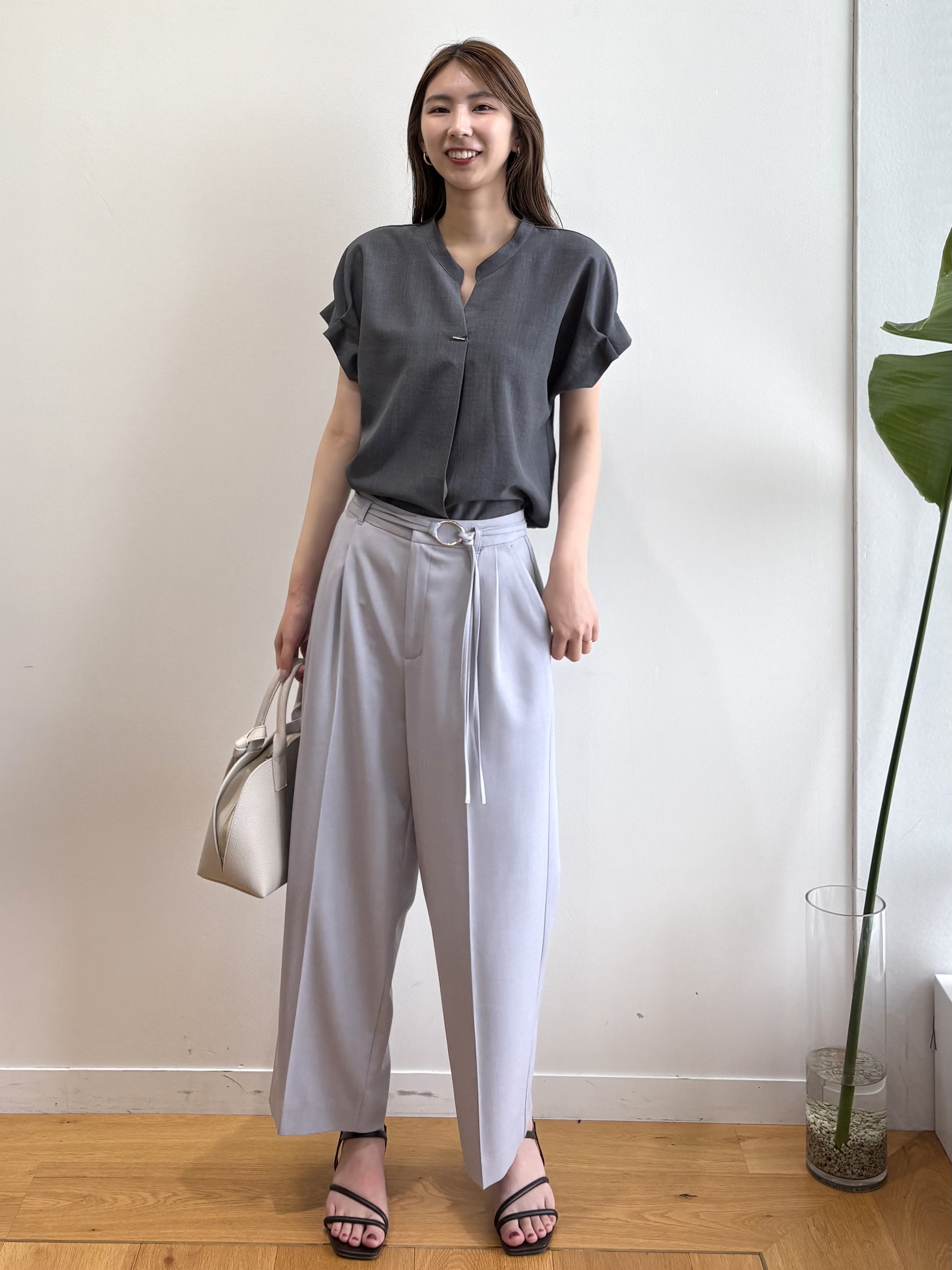 めぐさんの「index｜【接触冷感／吸水速乾】タックスキッパーブラウス《防シワ／イージーアイロン／洗濯機OK／9col》」を使ったコーディネート