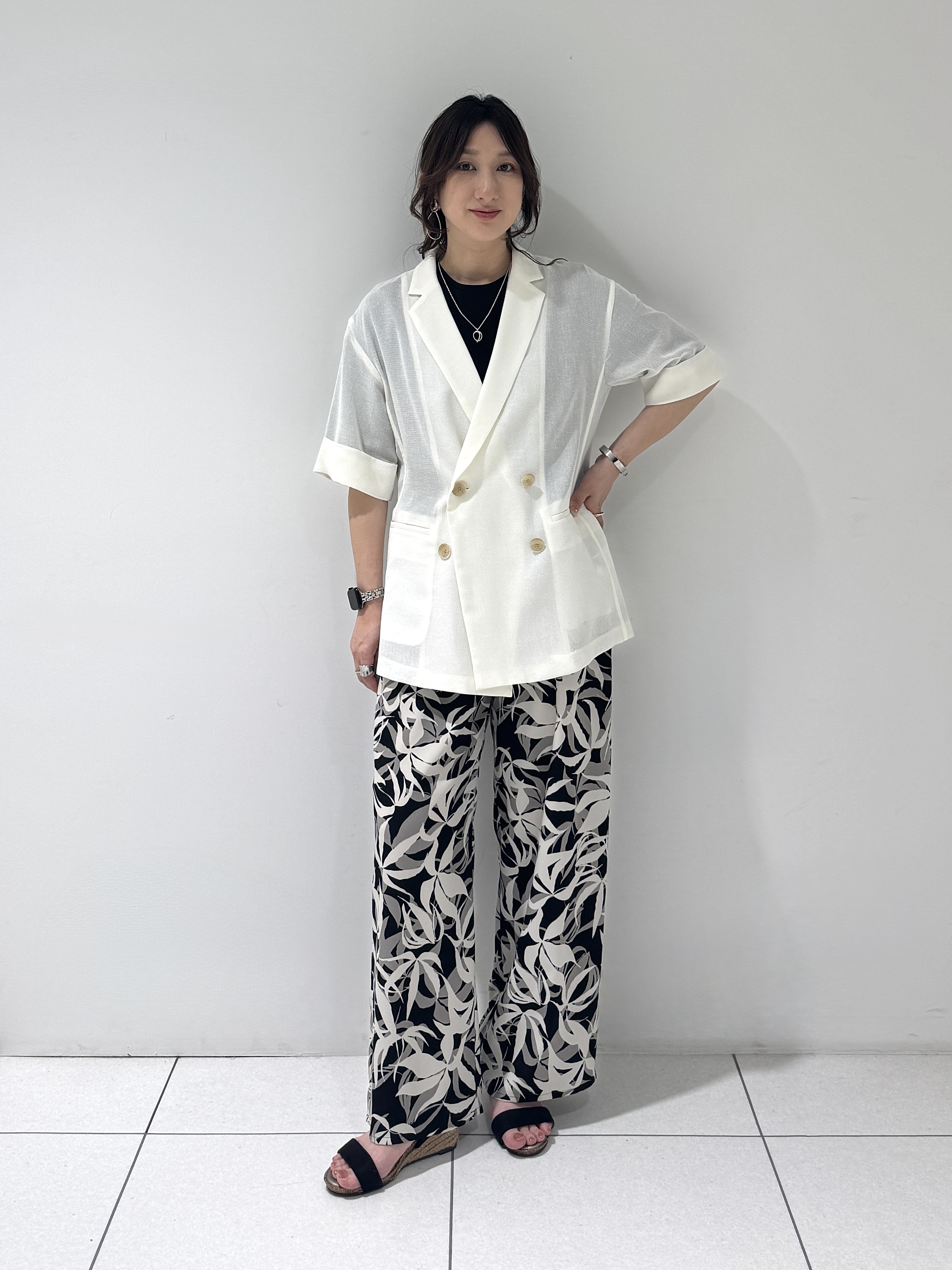そんさんの「INDIVI｜【洗える／メッシュ素材／SETUP可能】半袖シアージャケット」を使ったコーディネート