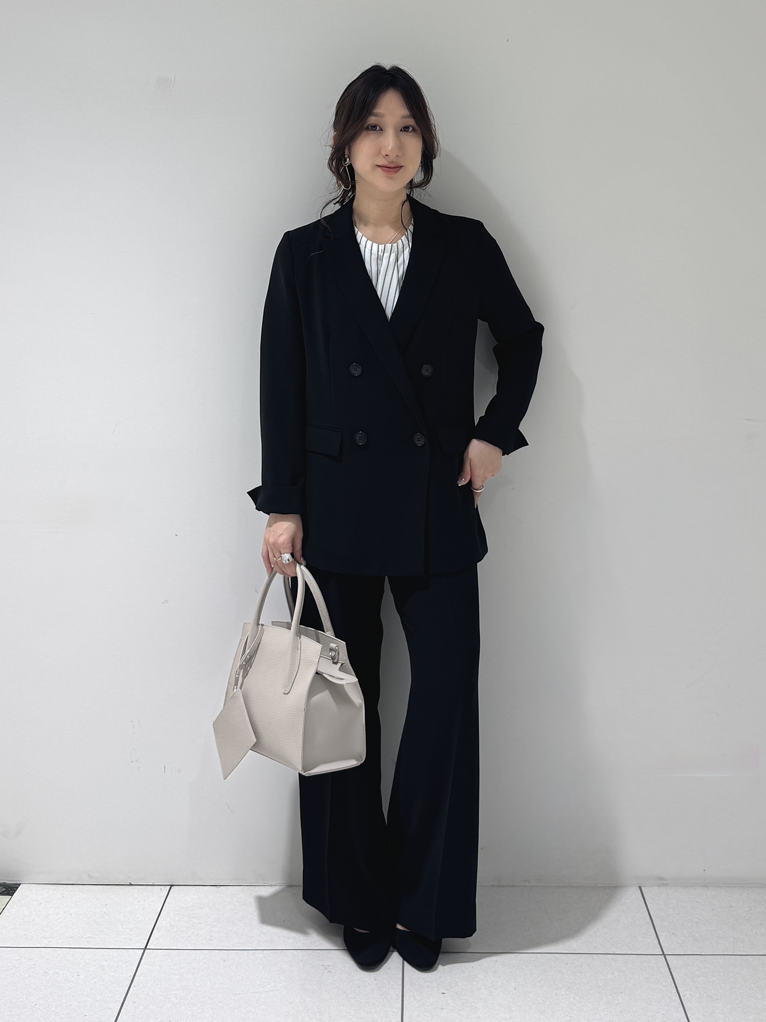 そんさんの「INDIVI｜【洗える／多機能／SETUP可】着る日傘ダブルジャケット」を使ったコーディネート