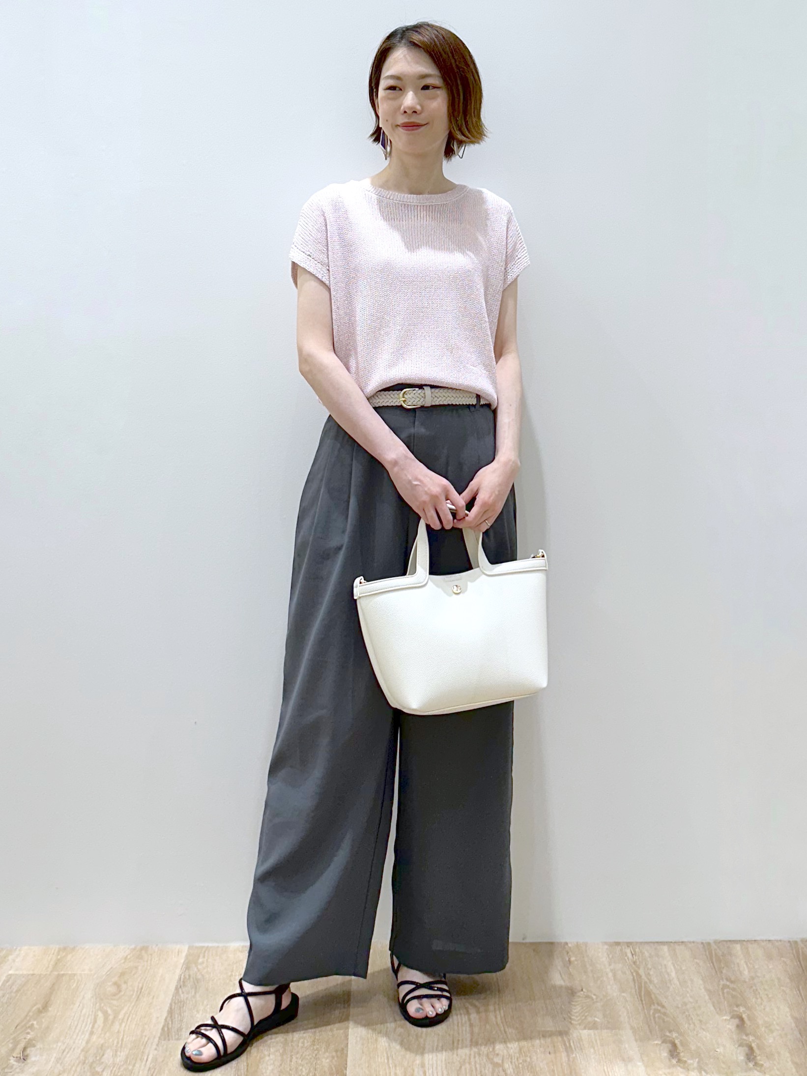 yurieさんの「OPAQUE.CLIP｜ラメメッシュ フレンチスリーブニット【洗濯機OK】」を使ったコーディネート