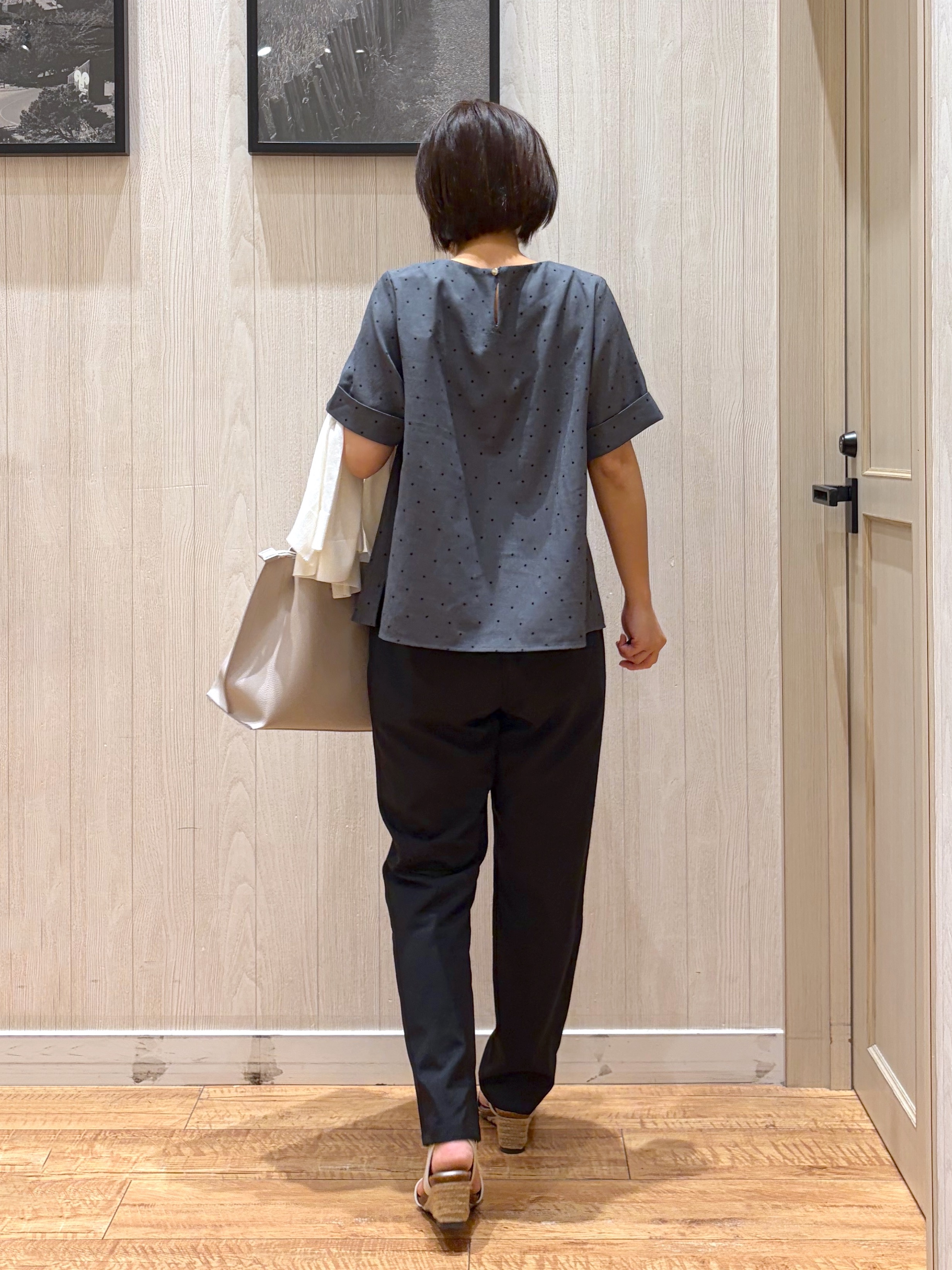 shirayuuuさんの「SHOO･LA･RUE｜【ひんやり/洗濯機可/S-LL】オンにもオフにも マルチに使えるボタンレスカーディガン」を使ったコーディネート