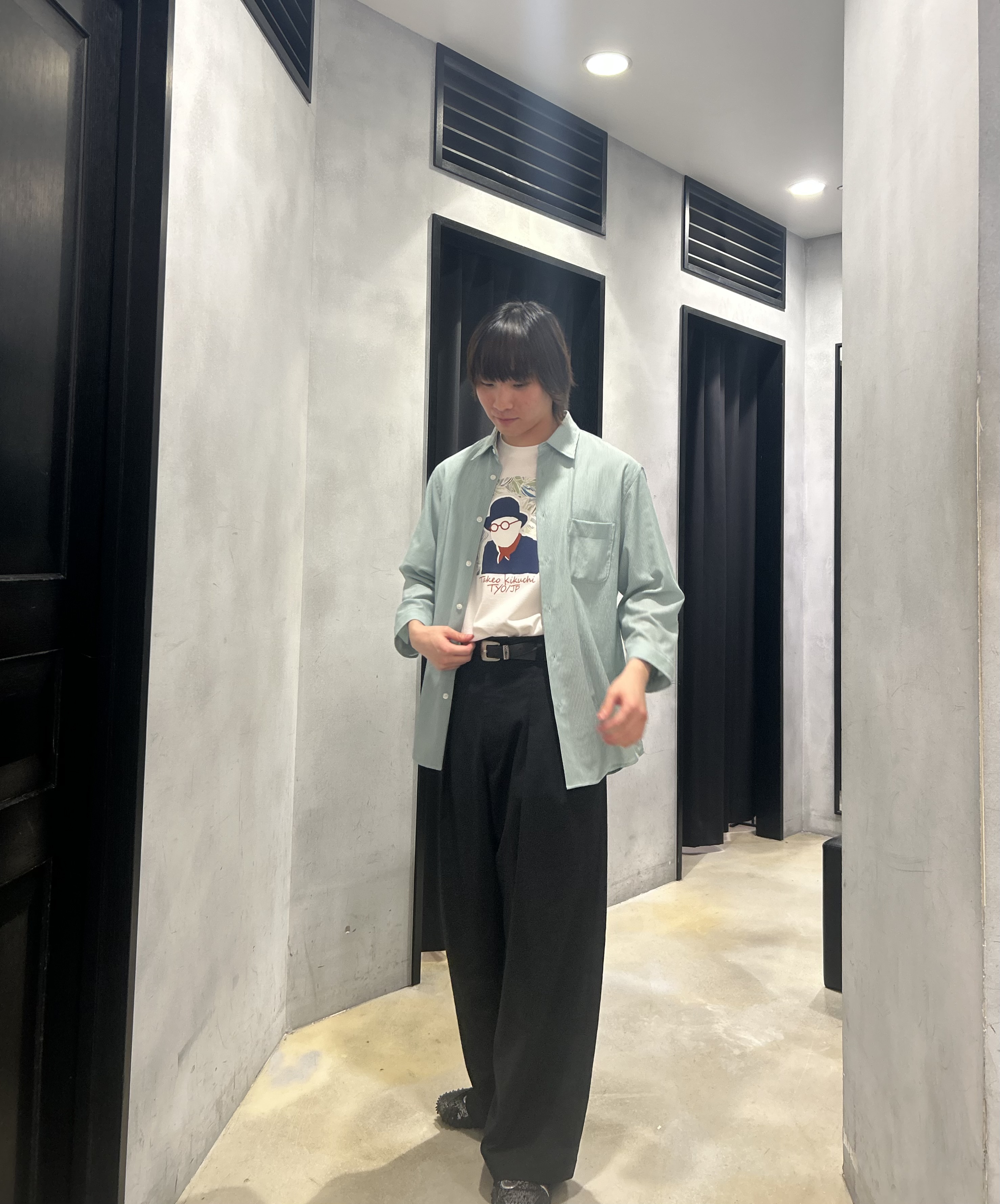しげちゃんさんの「tk.TAKEO KIKUCHI｜ポートレートアートＴシャツ」を使ったコーディネート