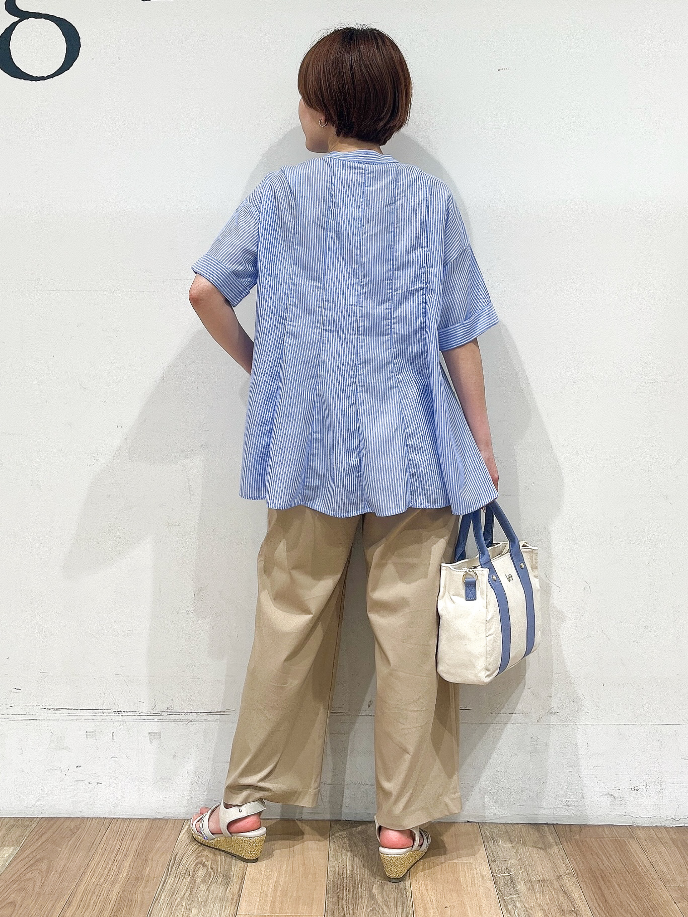山さんさんの「grove｜【洗濯機OK・ひんやり】さらっと軽やか、夏のフレアシャツ」を使ったコーディネート