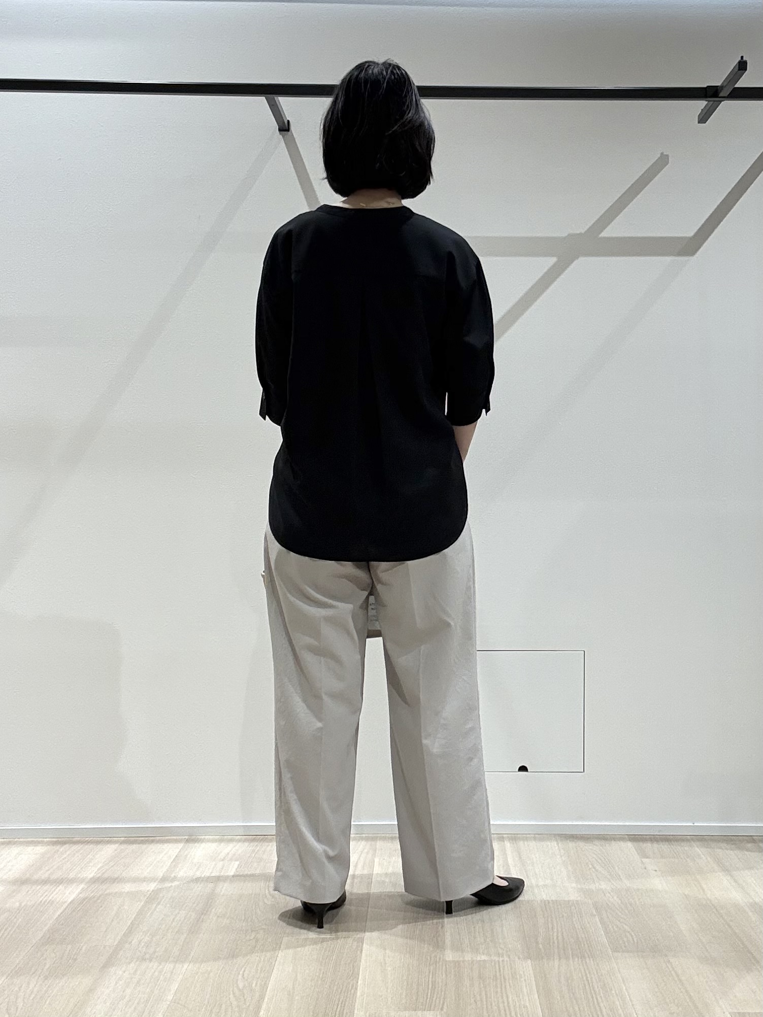 yさんの「UNTITLED｜【接触冷感/通気性/洗える】フロントフリルブラウス」を使ったコーディネート