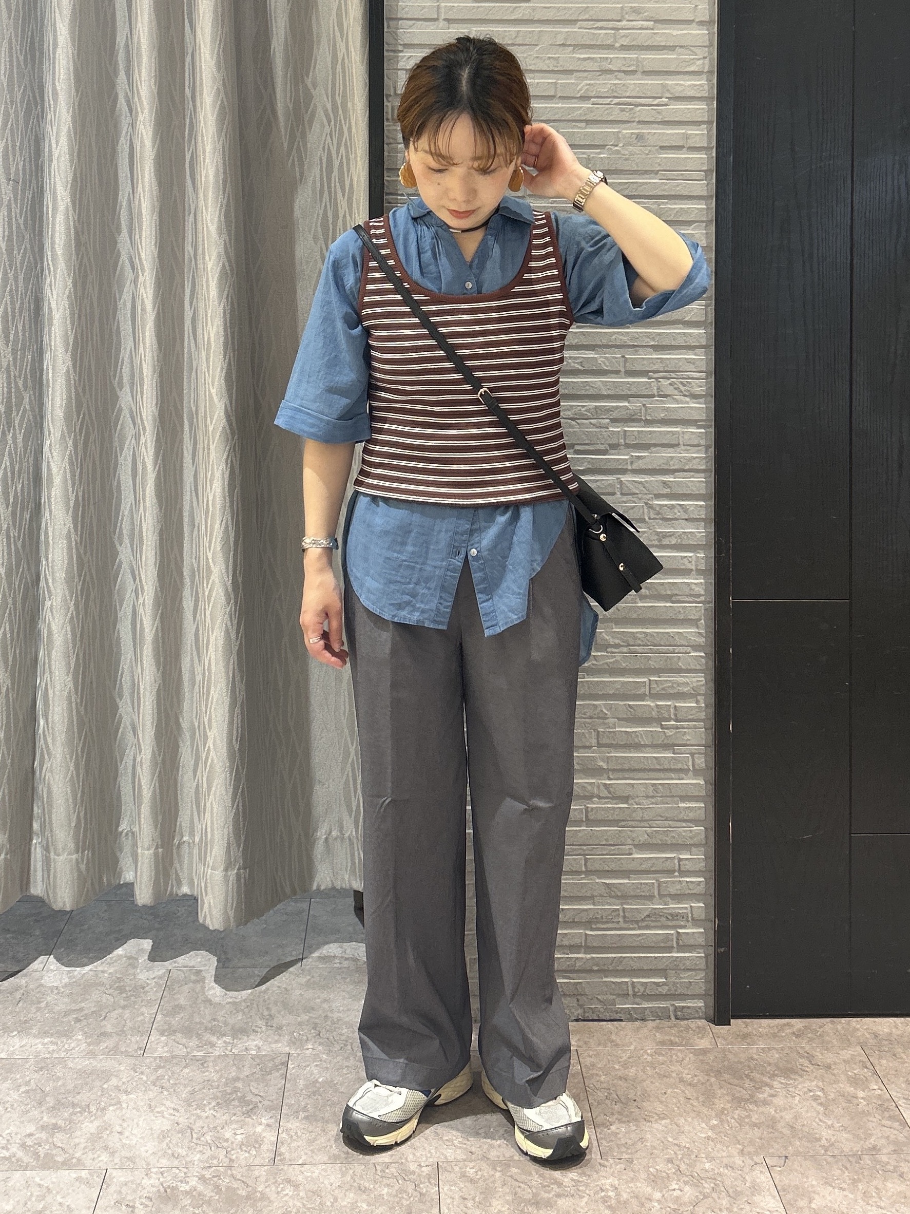 ga_riさんの「THE SHOP TK｜ポジティブカラーが映える　バイオウォッシュバックギャザーシャツ」を使ったコーディネート