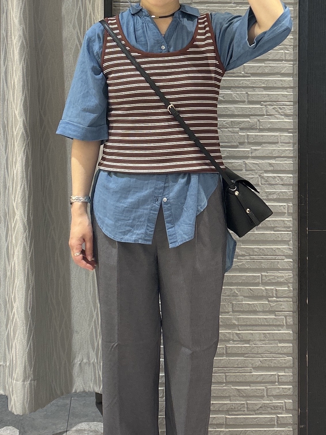 ga_riさんの「THE SHOP TK｜ポジティブカラーが映える　バイオウォッシュバックギャザーシャツ」を使ったコーディネート