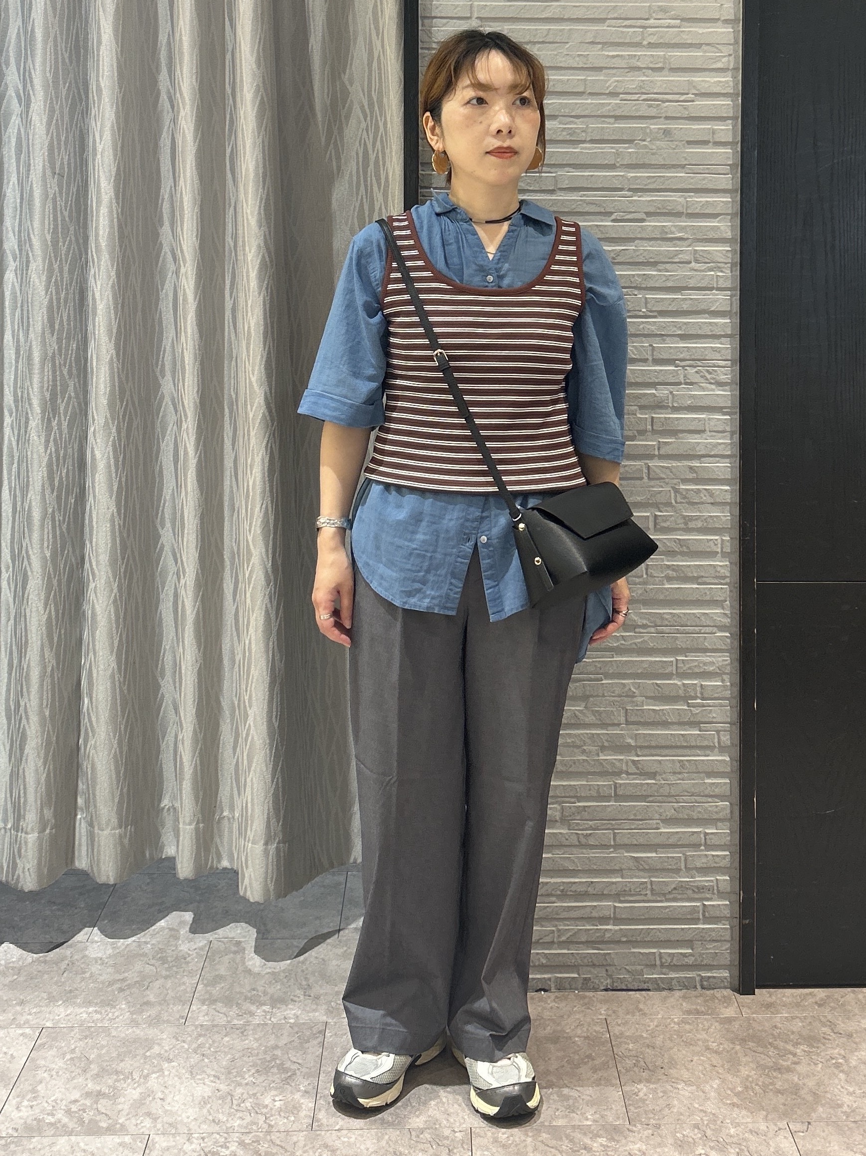 ga_riさんの「THE SHOP TK｜ポジティブカラーが映える　バイオウォッシュバックギャザーシャツ」を使ったコーディネート