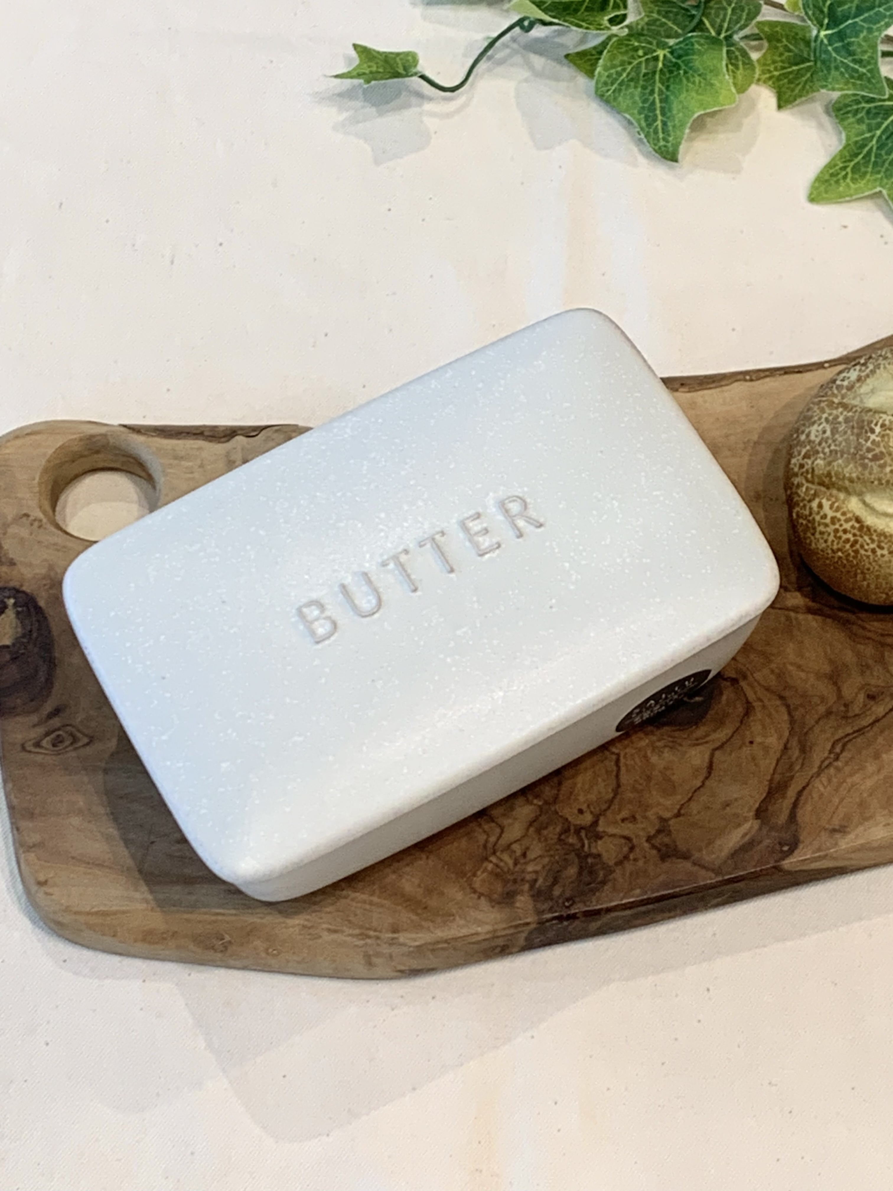 mikachoさんの「212 KITCHEN STORE｜KITCHEN バターケース 白 ＜SALIU サリュウ＞」を使ったコーディネート