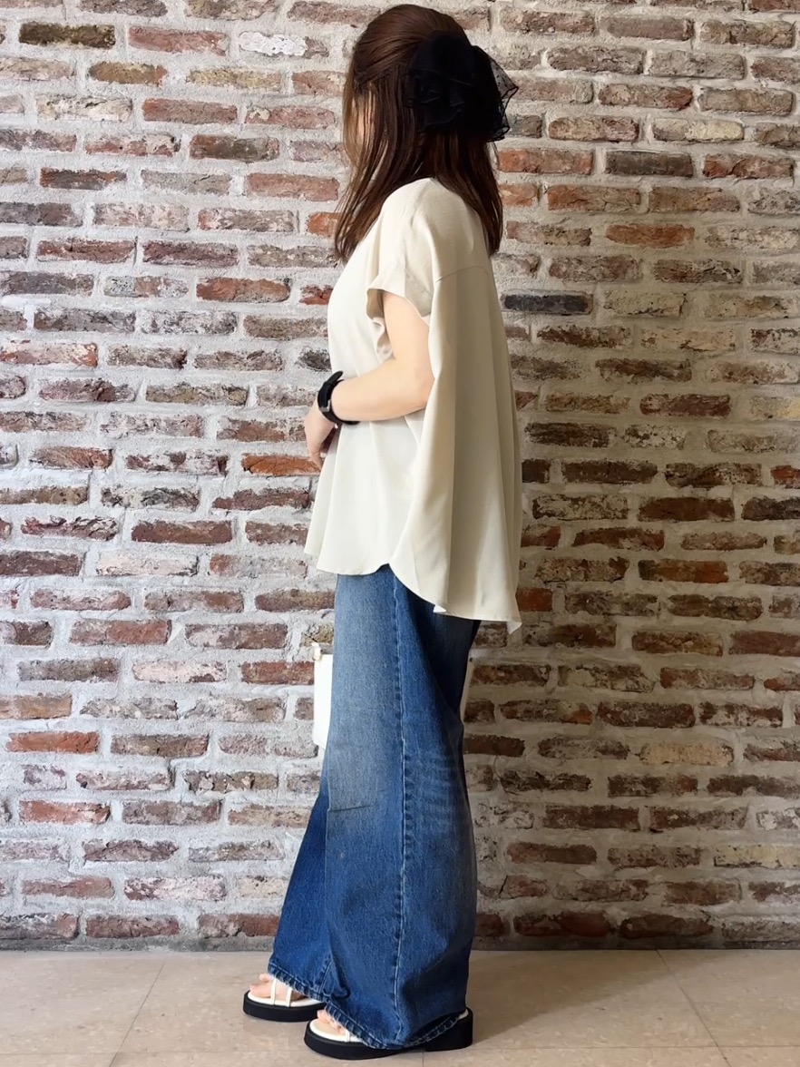 tokiさんの「THE SHOP TK｜【ひんやり/防しわ/UV/吸水速乾】襟付き フレンチスリーブシャツ」を使ったコーディネート