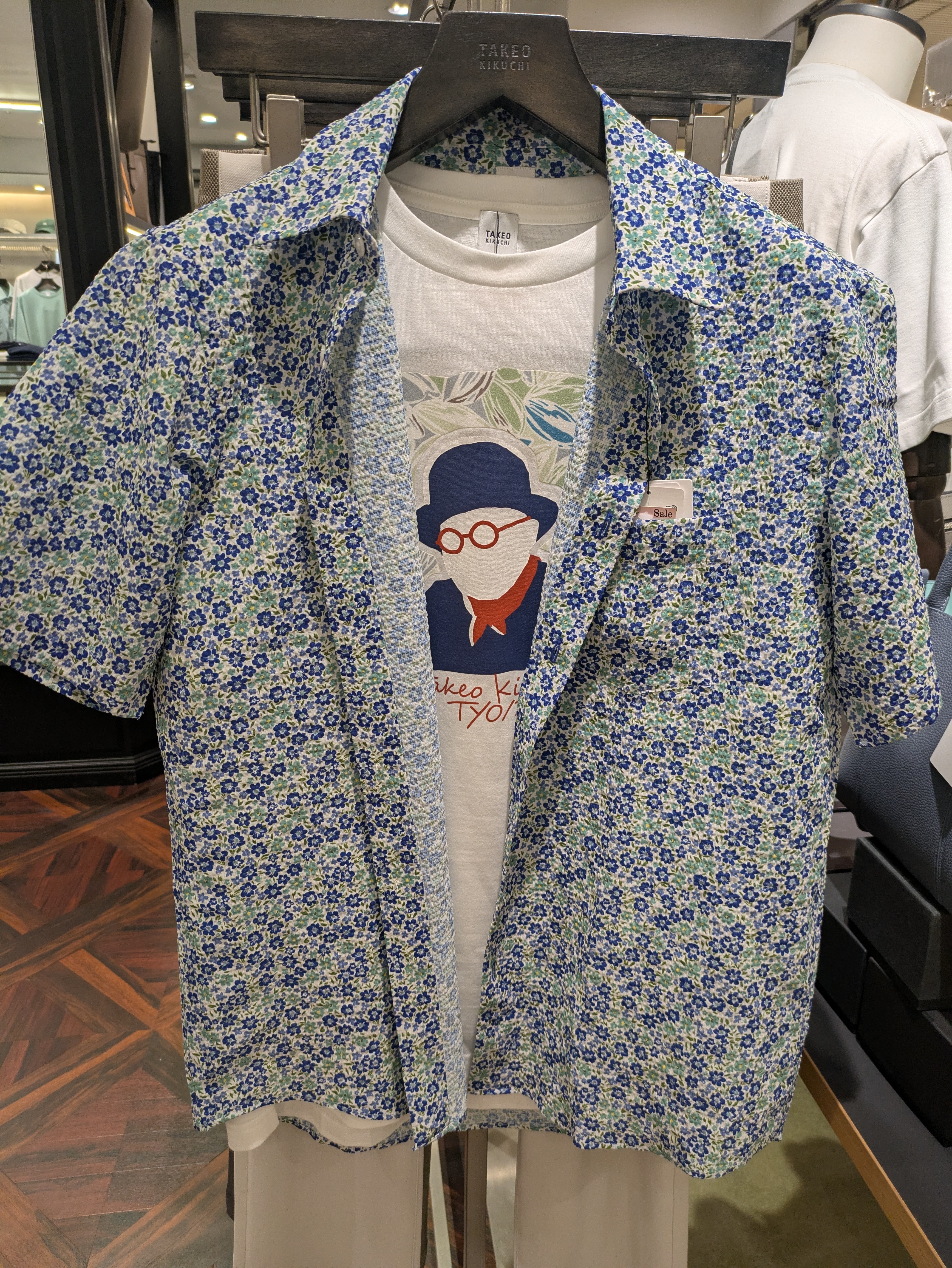 じゅんさんの「TAKEO KIKUCHI｜ポートレートアートＴシャツ」を使ったコーディネート