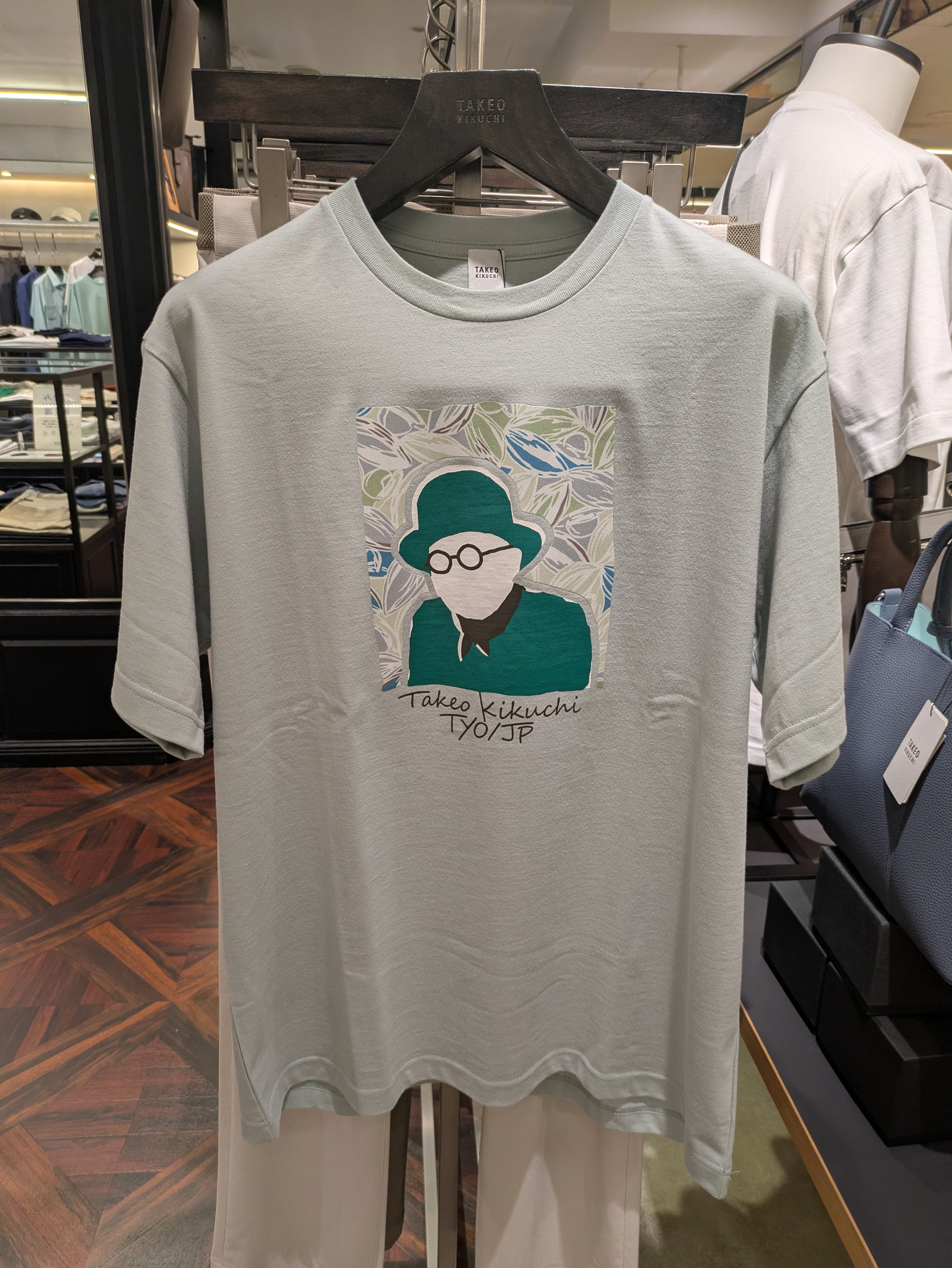 じゅんさんの「TAKEO KIKUCHI｜ポートレートアートＴシャツ」を使ったコーディネート
