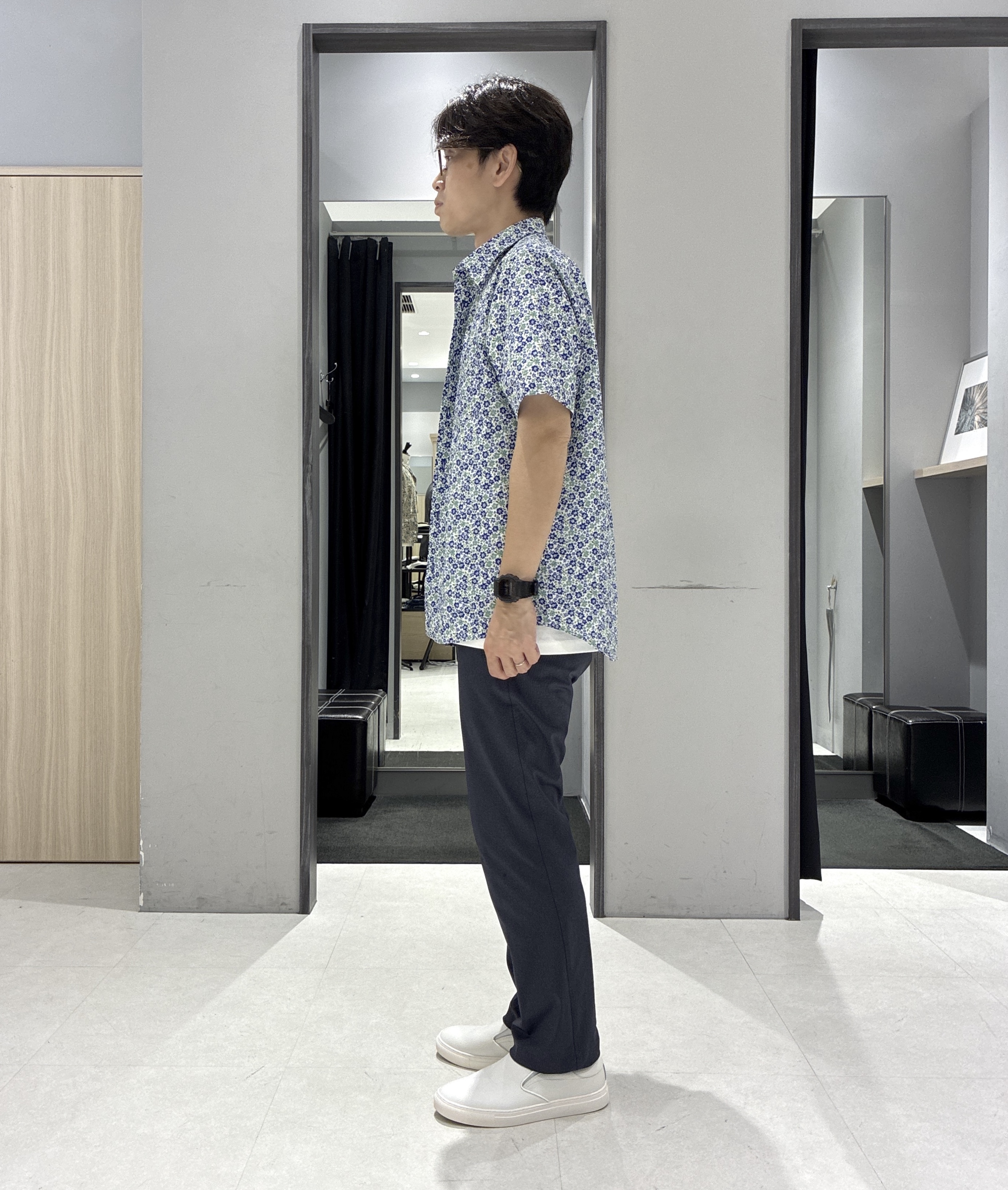 わいずみさんの「TAKEO KIKUCHI｜リップル小花シャツ」を使ったコーディネート