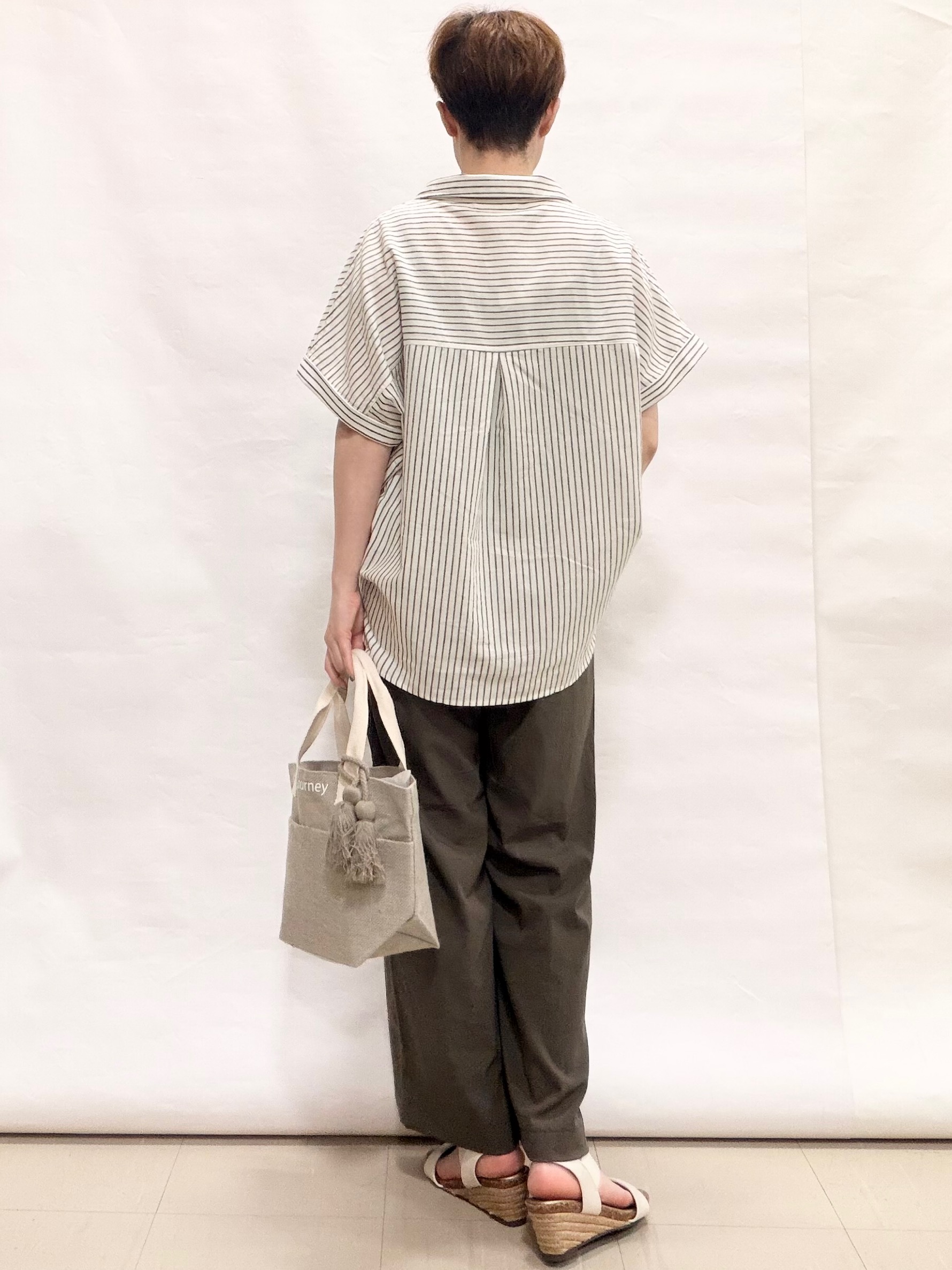 なっちゃんさんの「SHOO･LA･RUE｜【ひんやり/UV】インせず着られる フレンチリネンスキッパーシャツ」を使ったコーディネート