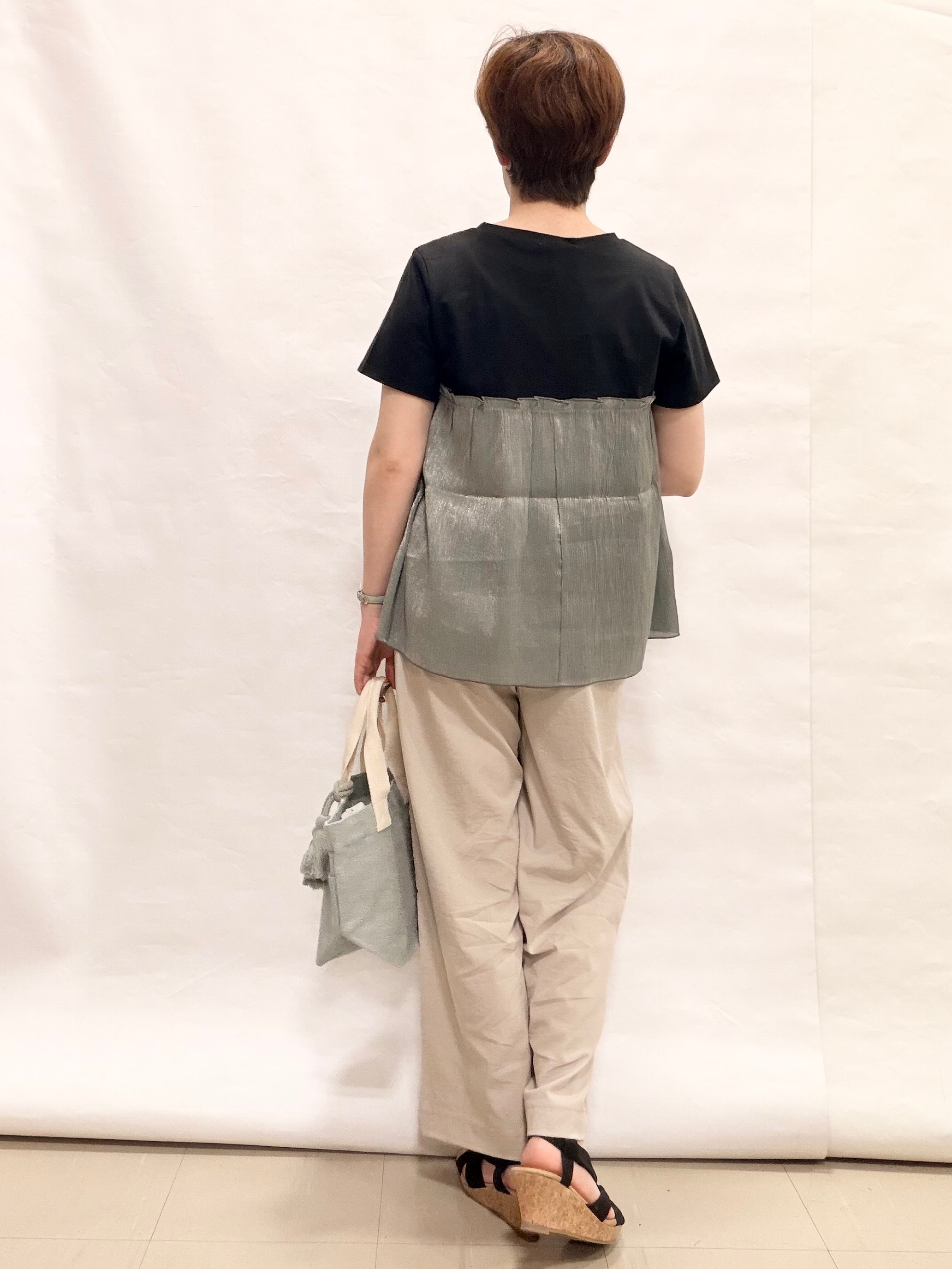 なっちゃんさんの「SHOO･LA･RUE｜【ひんやり/S-LL】1枚でインせず決まる きらきらビスチェ風Tシャツ」を使ったコーディネート