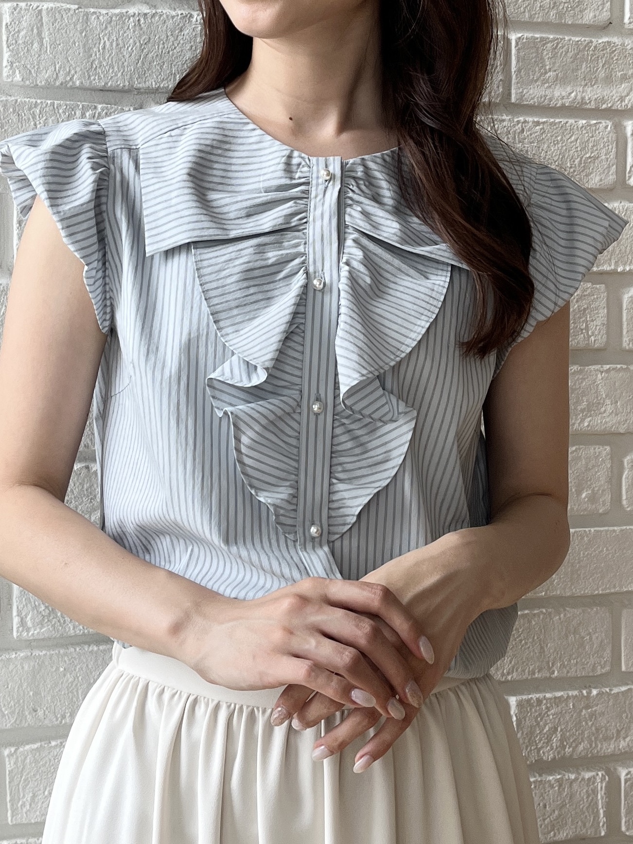 はばさんの「Couture brooch｜【洗える】リボン調フリル ストライプ ブラウス」を使ったコーディネート