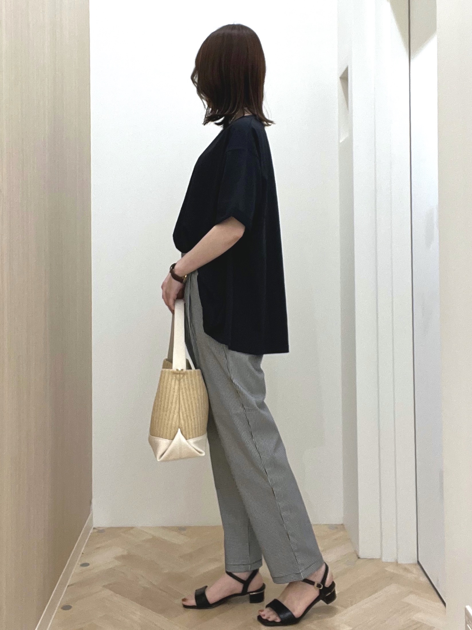  おまつさんの「grove｜【遮熱／吸水速乾／接触冷感／UVカット】フレアシルエットTシャツ」を使ったコーディネート