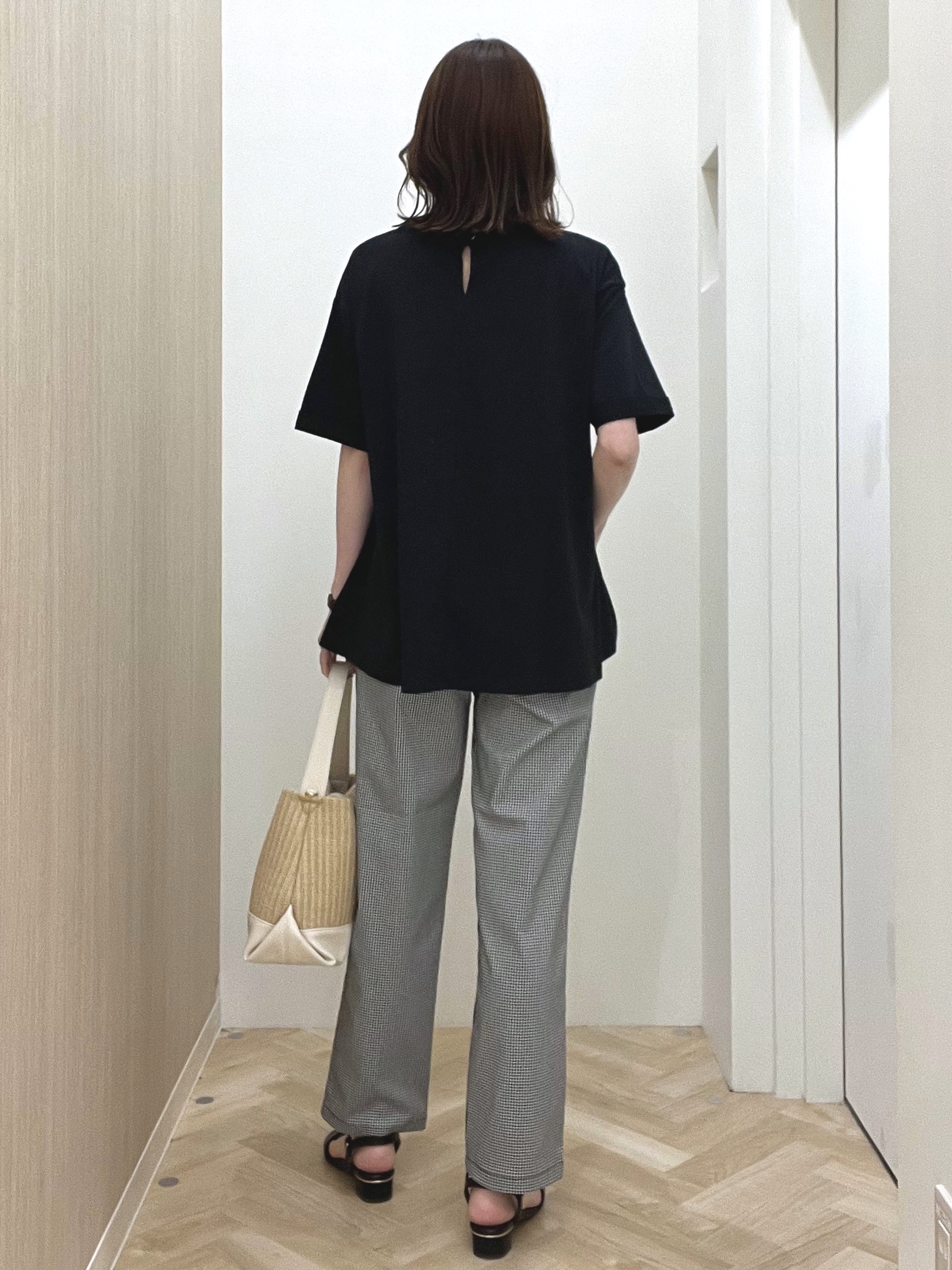  おまつさんの「grove｜【遮熱／吸水速乾／接触冷感／UVカット】フレアシルエットTシャツ」を使ったコーディネート