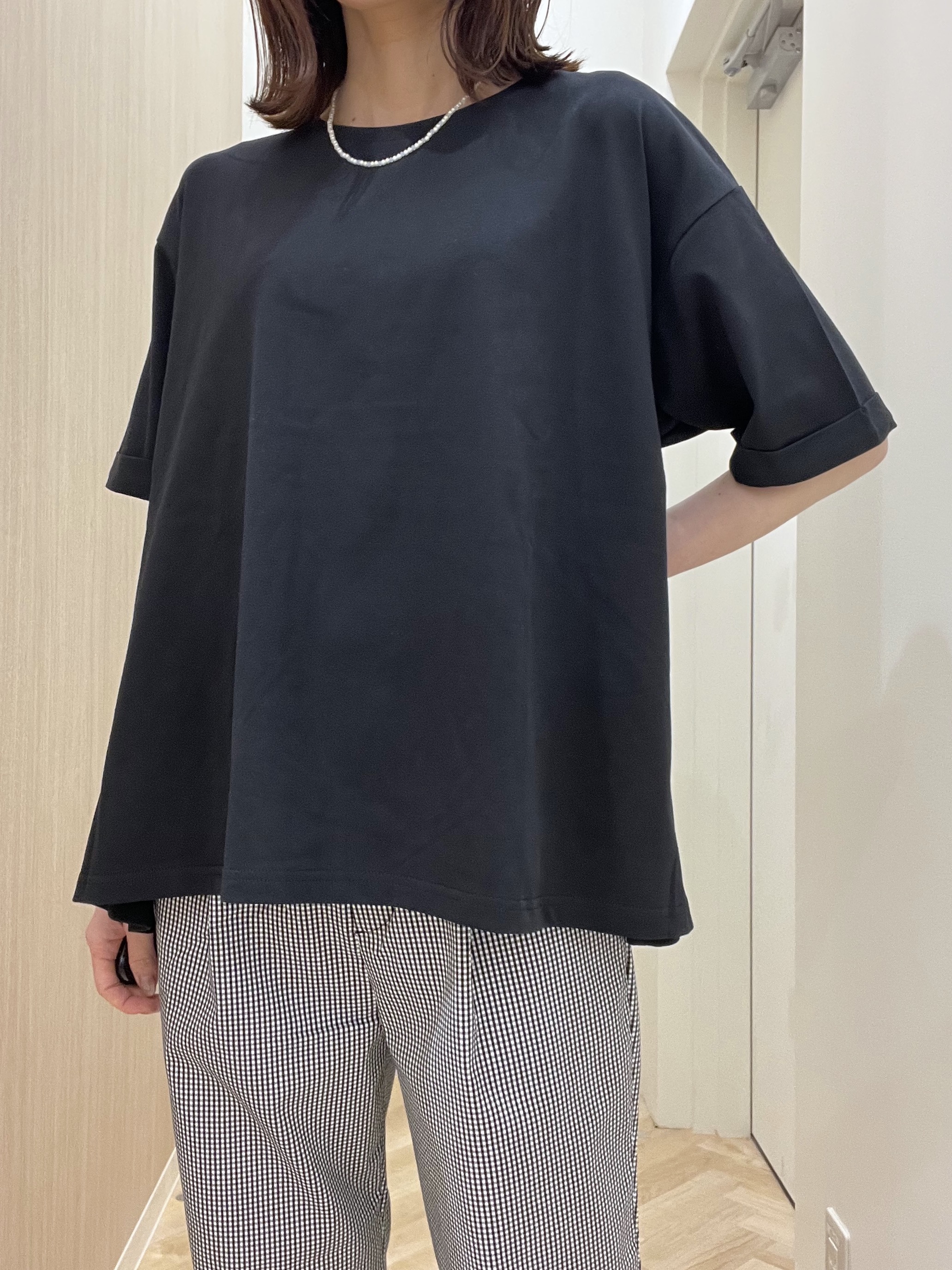  おまつさんの「grove｜【遮熱／吸水速乾／接触冷感／UVカット】フレアシルエットTシャツ」を使ったコーディネート