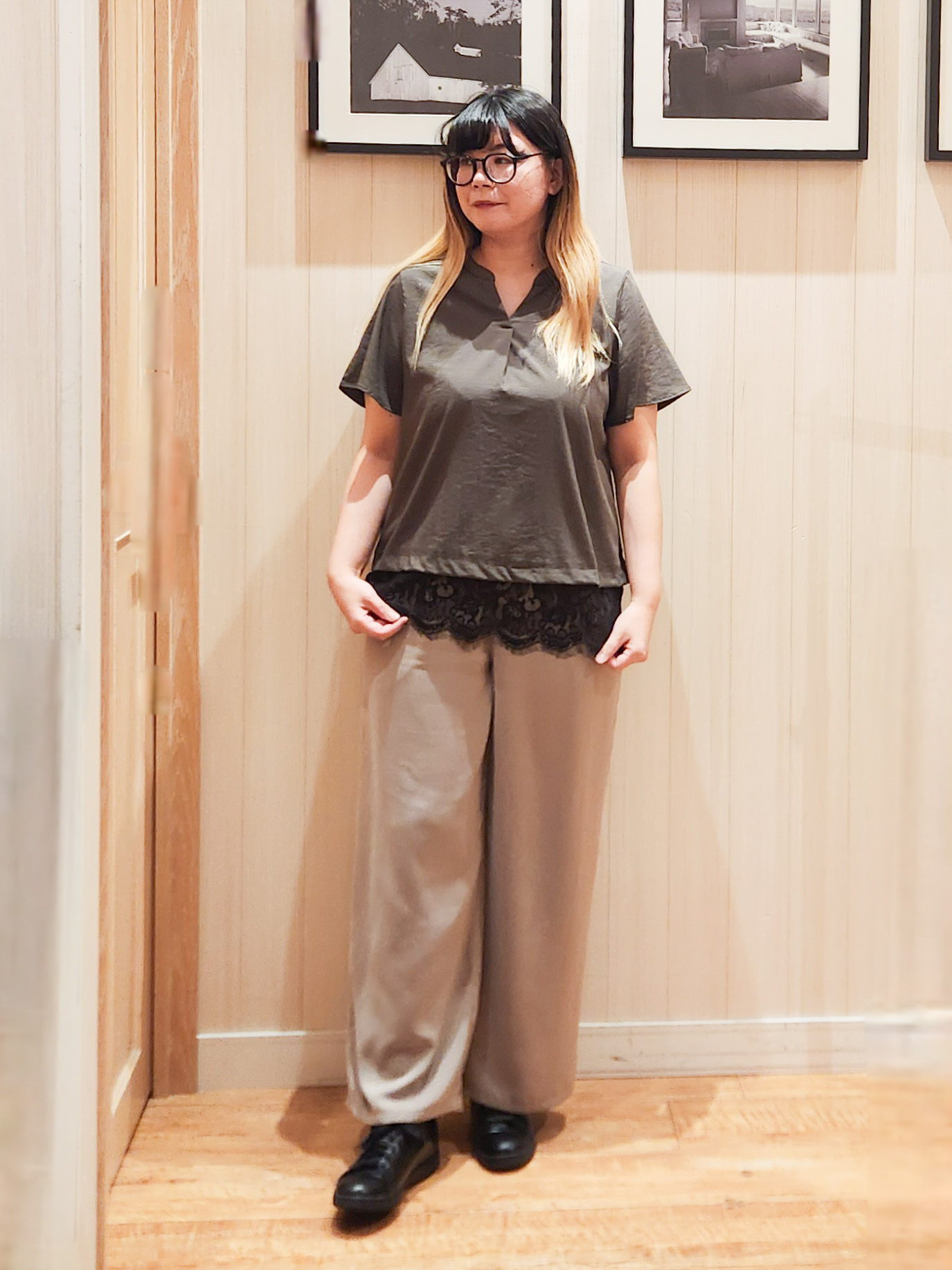 れーやんさんの「SHOO･LA･RUE｜【S-LL/洗濯機可】軽凛(かろりん)ひんやり スキッパー裾レースブラウス」を使ったコーディネート